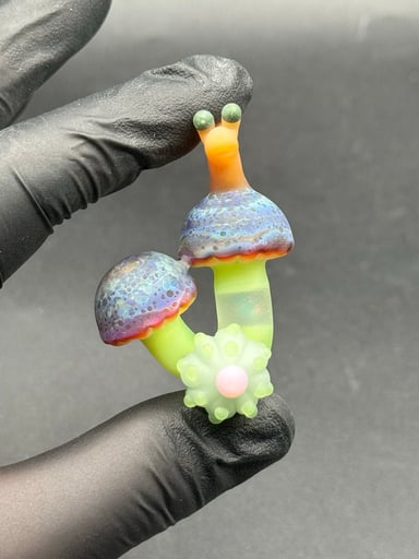 Preview pic of Mushroom traveler pendant UV