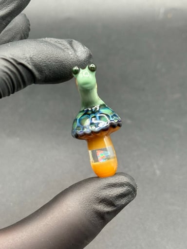 Preview pic of Mushroom traveler pendant UV