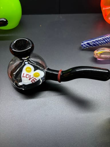 Preview pic of Eggs with love skillet pipe