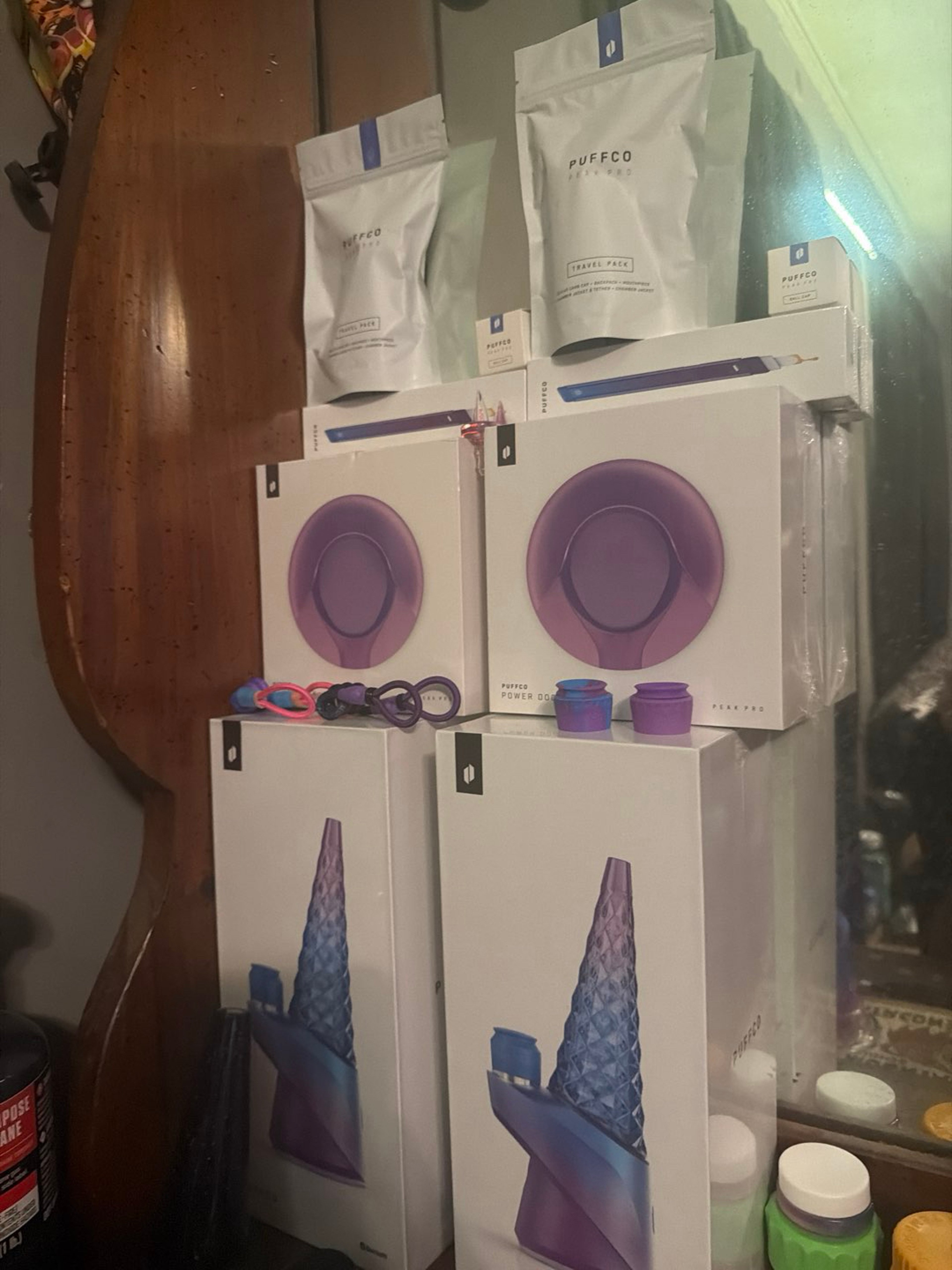Preview pic of Sealed indiglow puffco charging dock