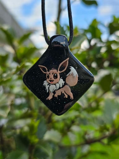 Preview pic of Eevee Layered Glow UV Pendant