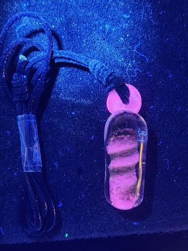 Preview pic of Pink uv twist