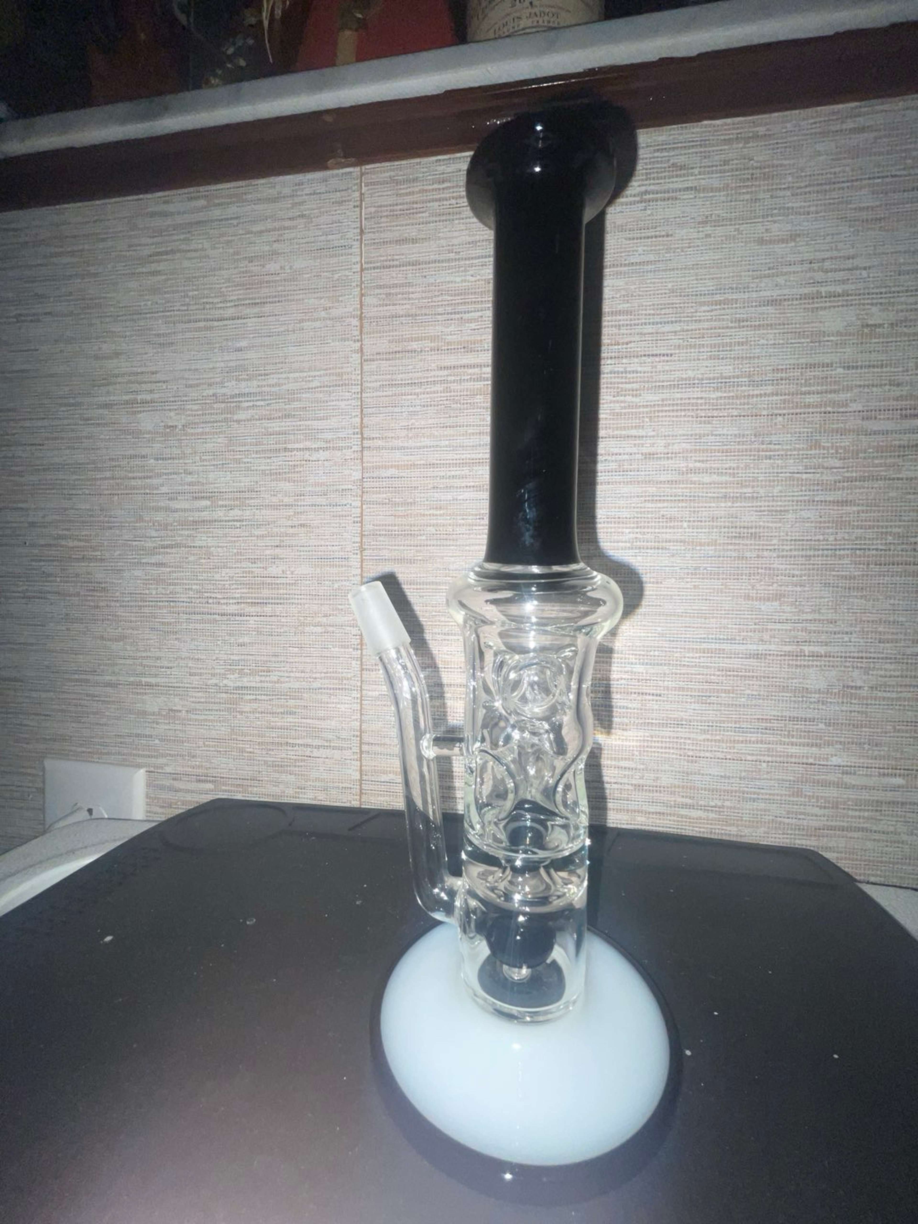 small to mid-sized scientific glass water pipe/bong image 0