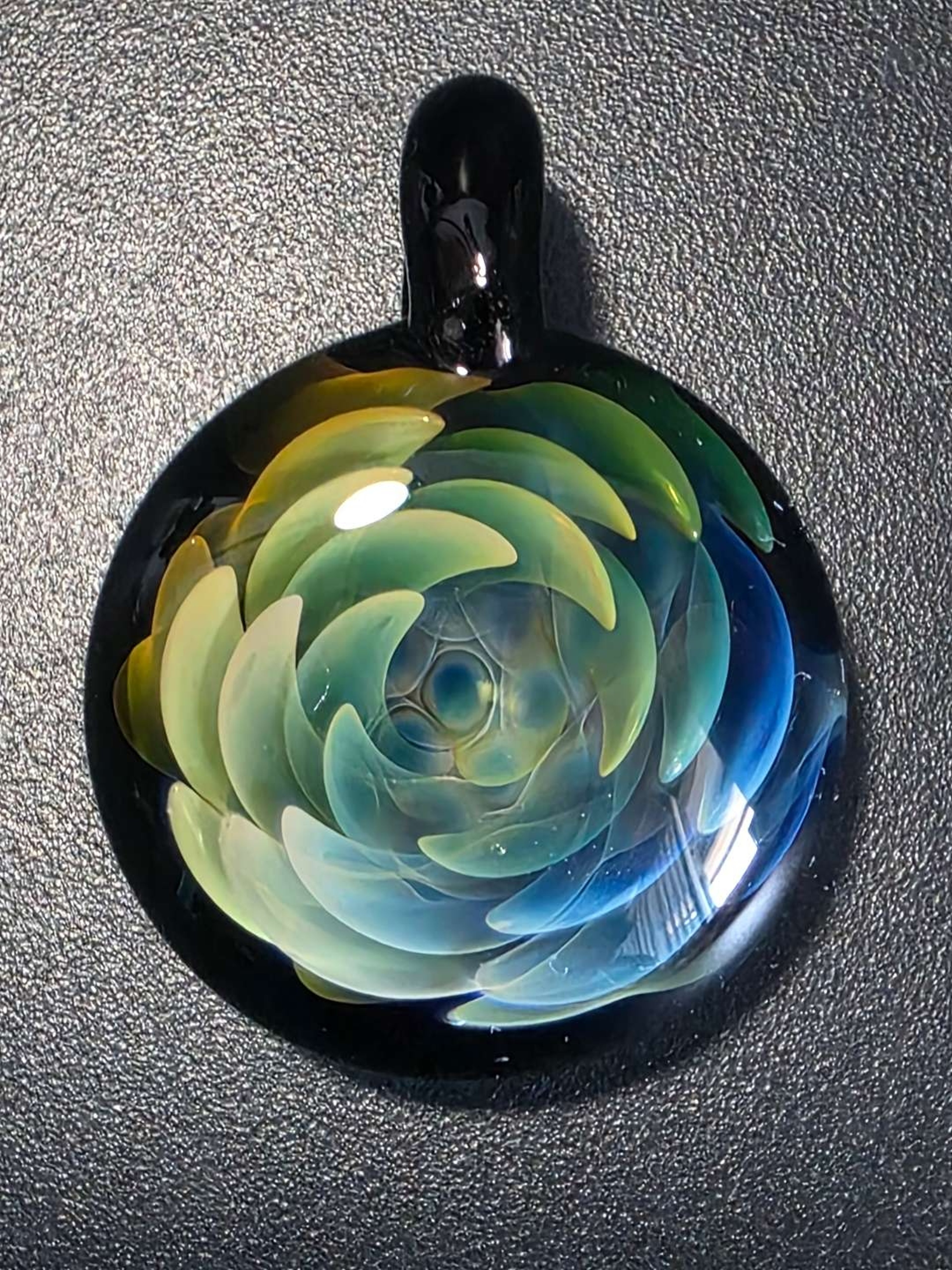 Preview pic of Fume Implosion Pendant