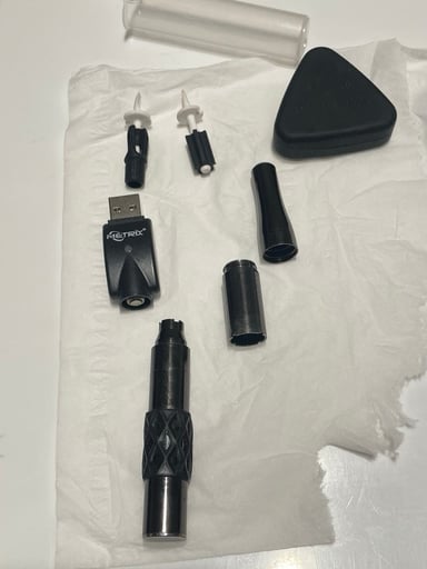 Preview pic of Puffco plus - wax pen w/2 ceramic tips & wax wallet