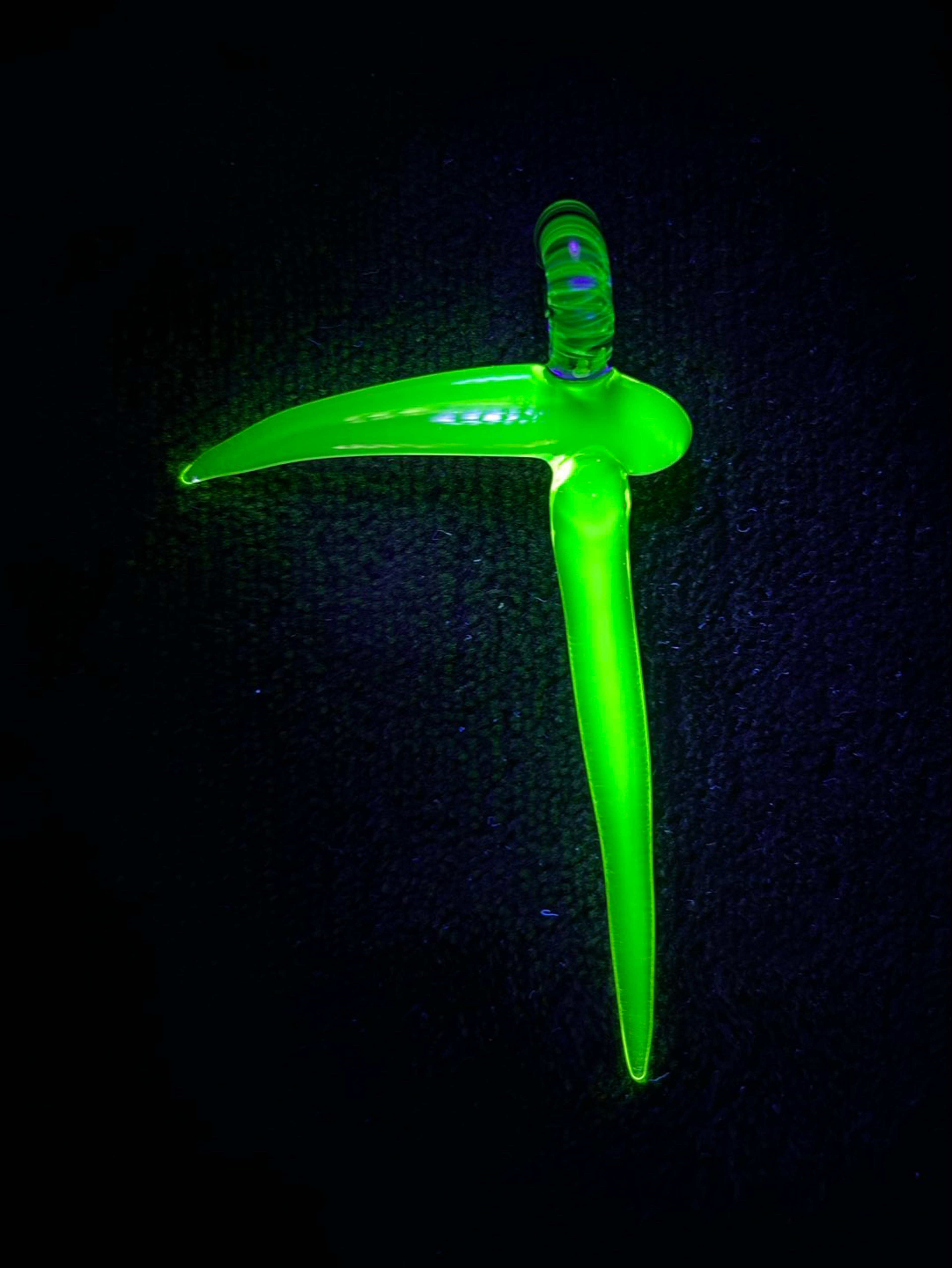 Preview pic of MarvinsGlass024 UV mini Scythe Pendant!