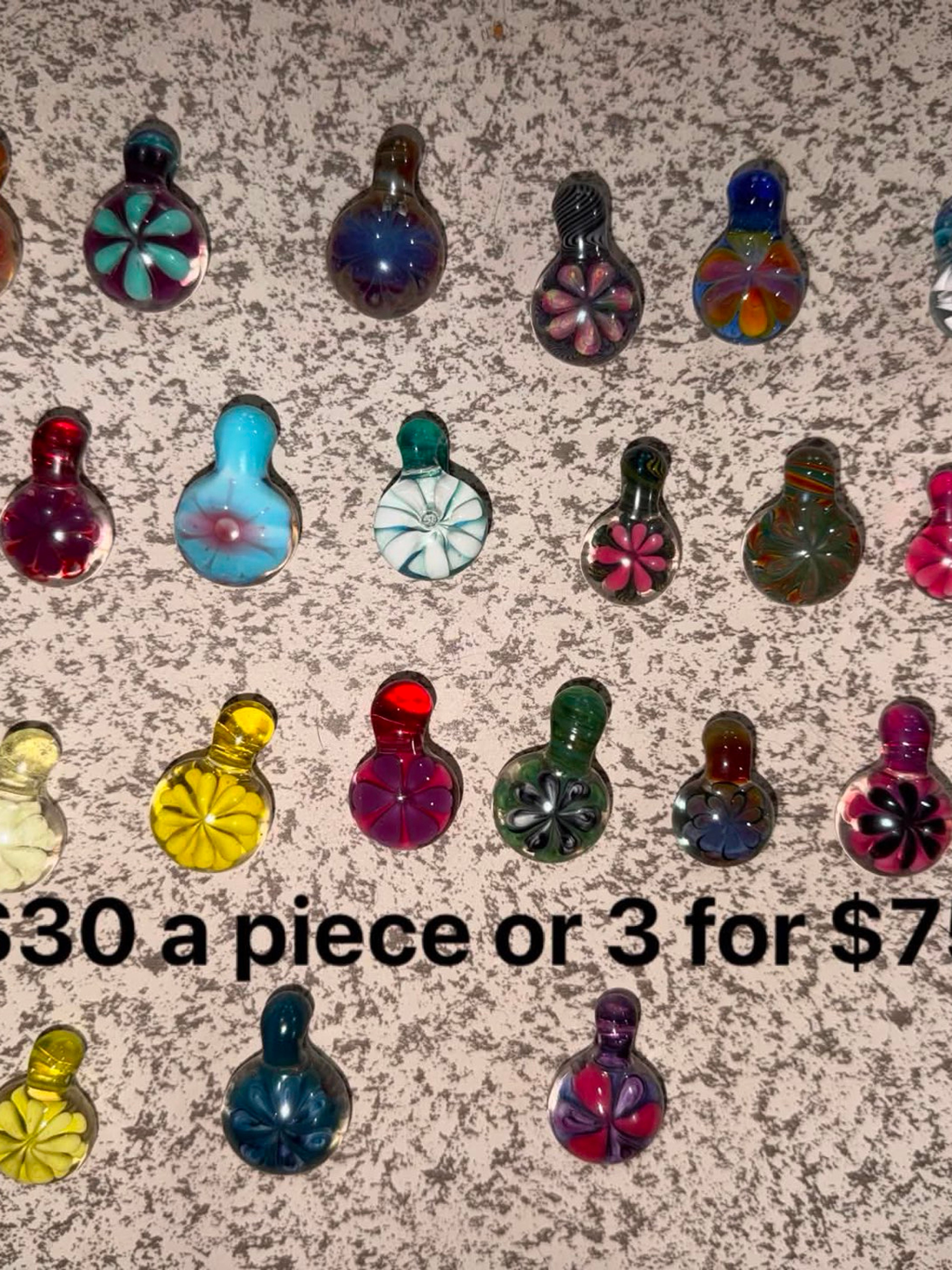Preview pic of Small Sap Glass Pendants