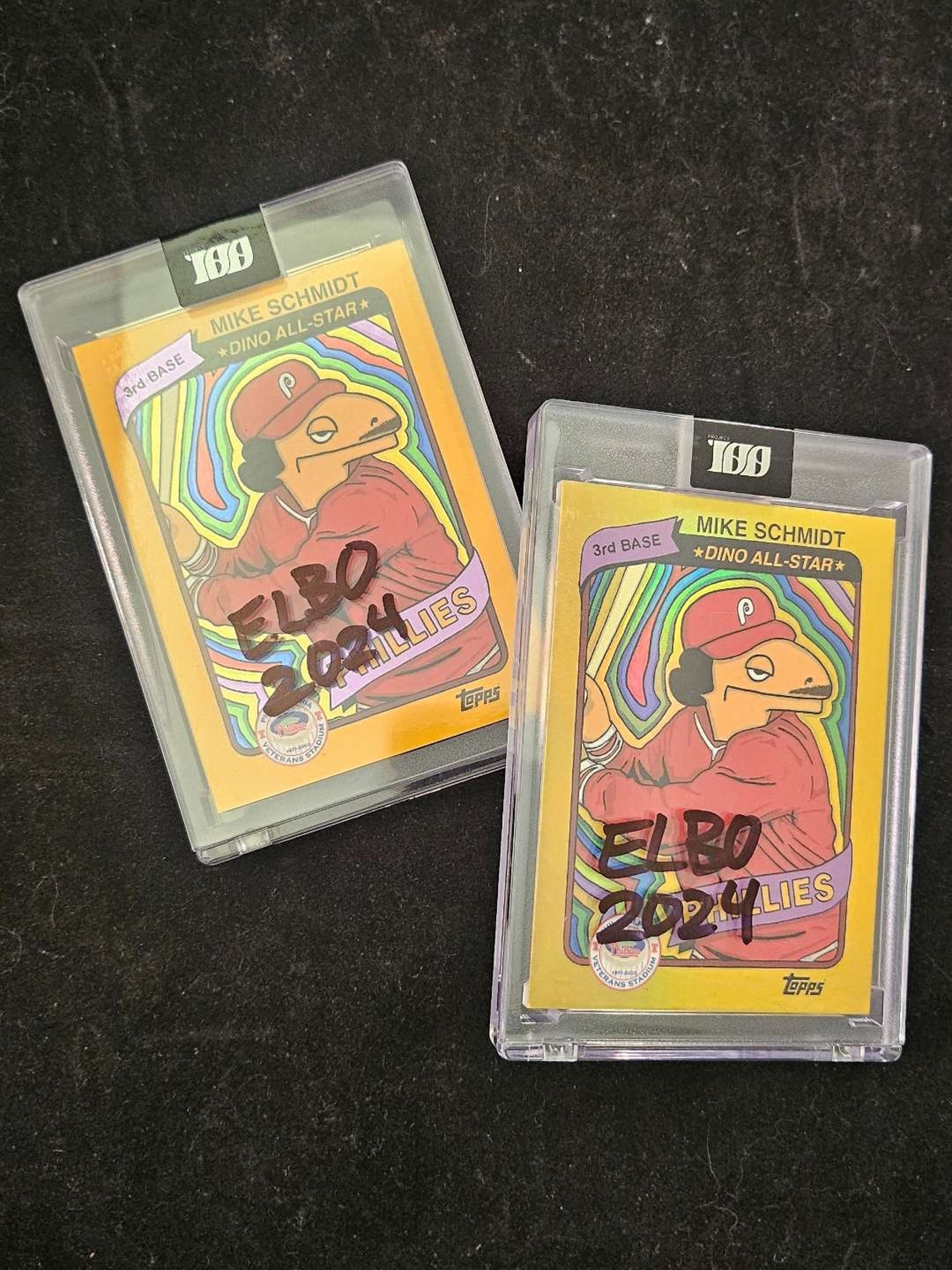 Preview pic of **SIGNED** Deluxe Edition 64/100 Parallel holographic Topps 100 "MIKE SHMIDT" by ELBO