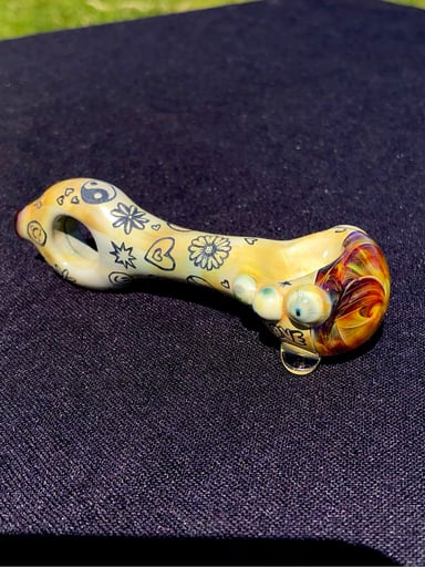 Preview pic of Engraved donut mouthpiece spoon pipe