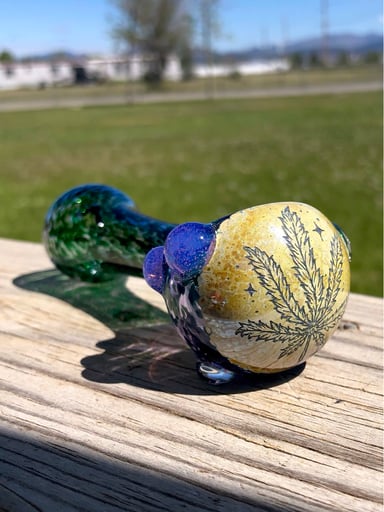 Preview pic of Ashcatcher Spoon Pipe with Leaf Engraving