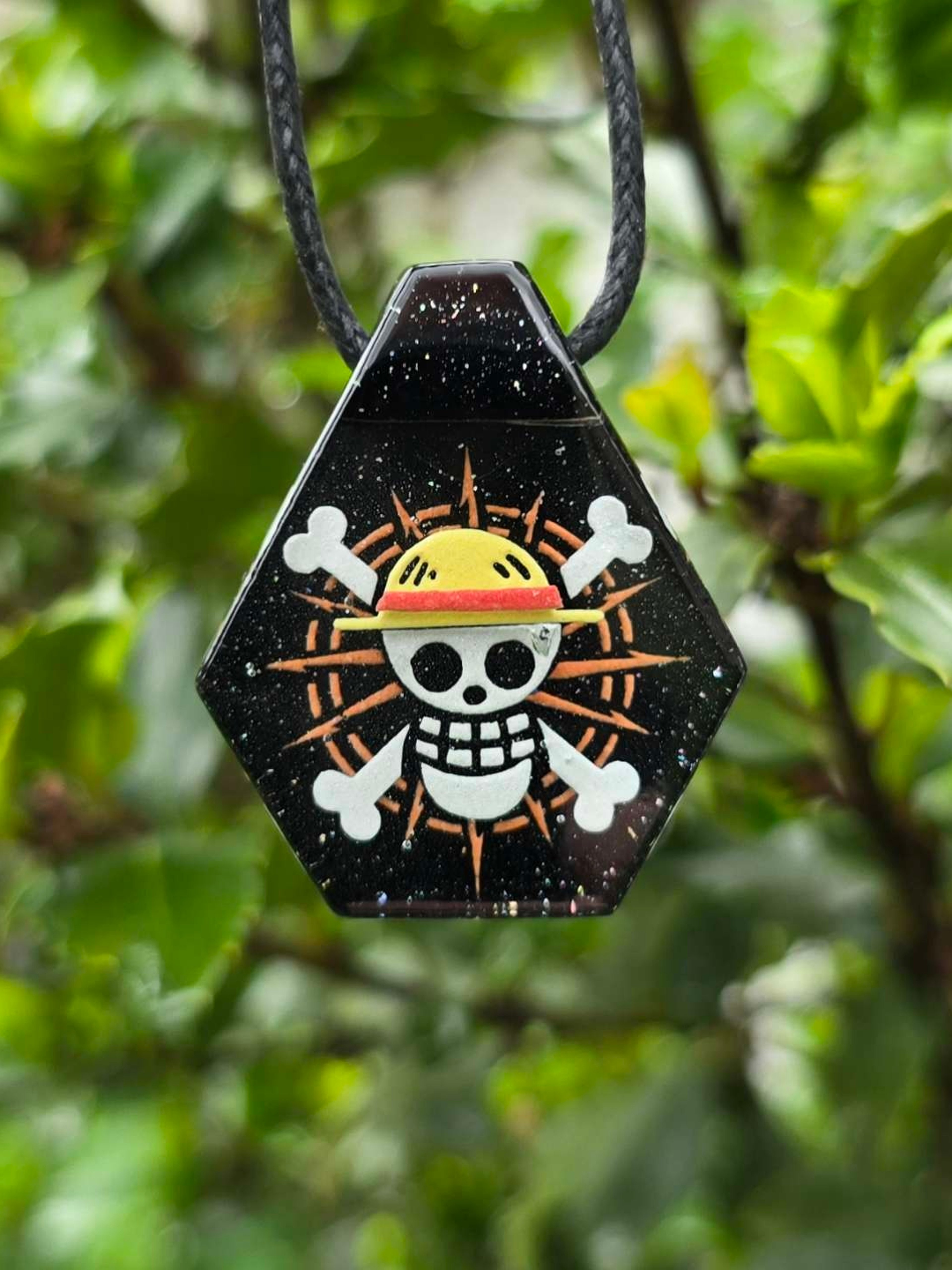 Preview pic of Seconds One Piece Jolly Roger Glow Pendant