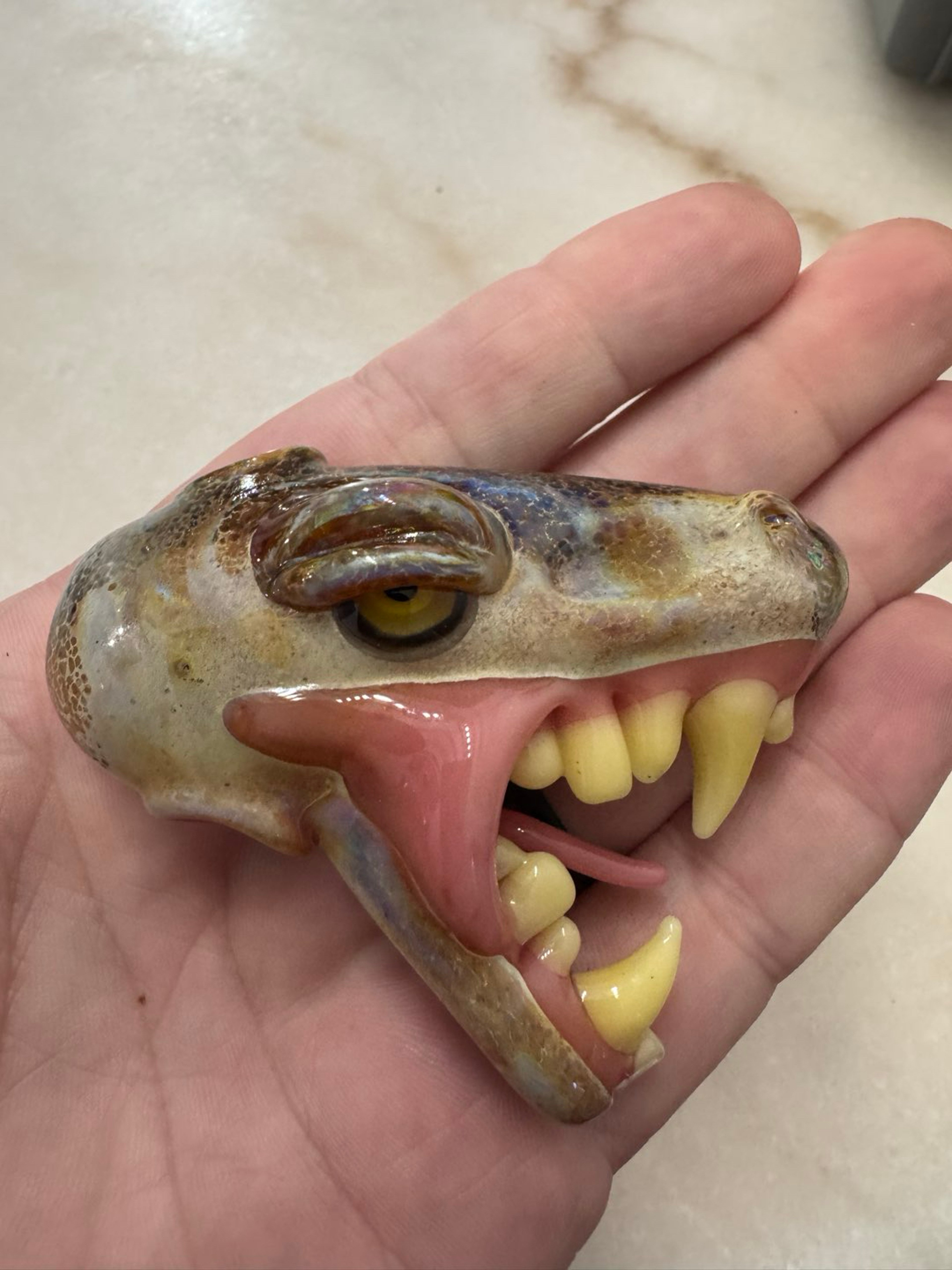 Preview pic of Elbo Open Mouth Pendant