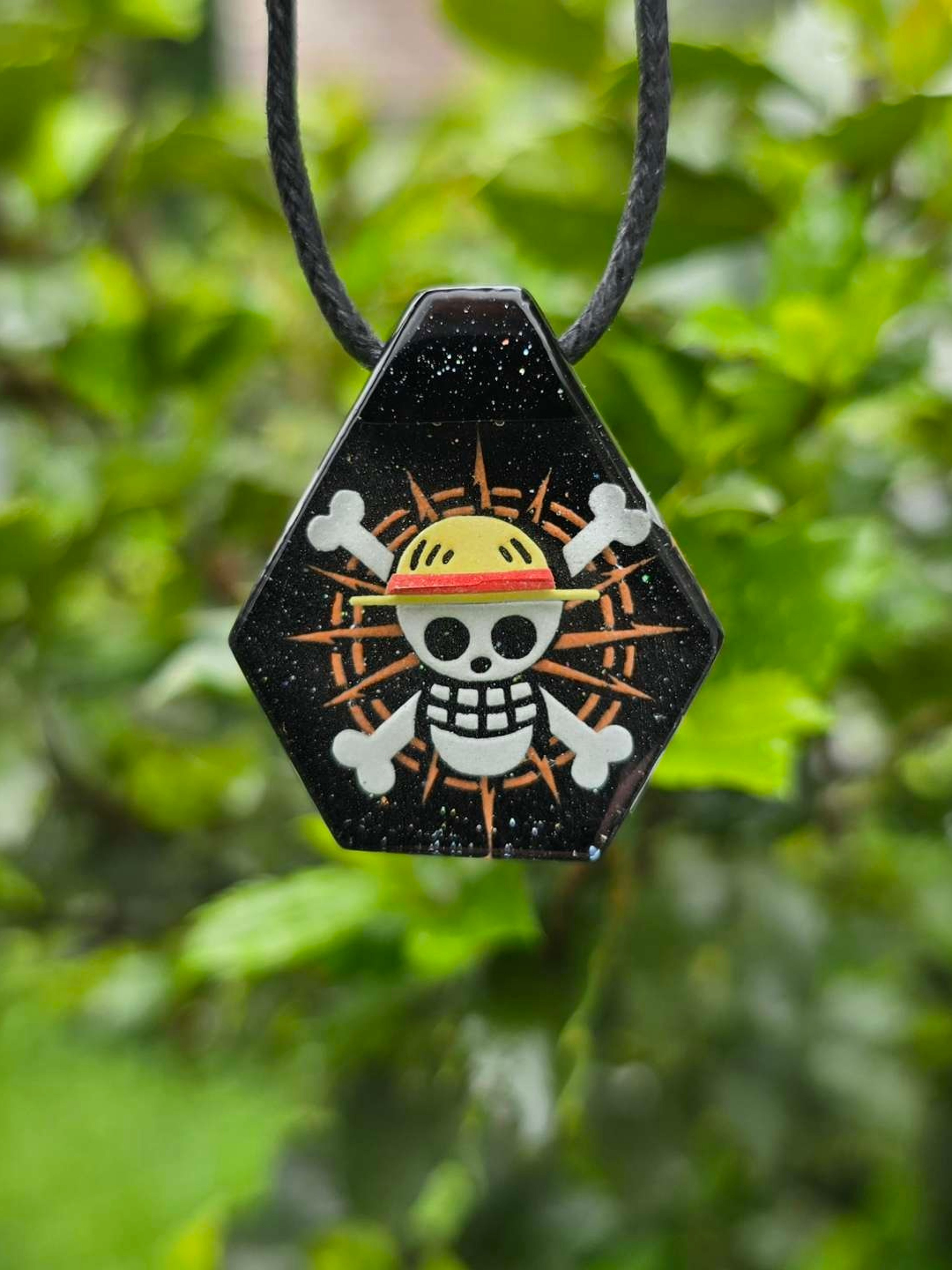 Preview pic of Seconds One Piece Jolly Roger Glow Pendant