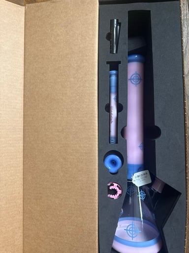 Preview pic of Illadelph Cotton Candy Scoped Beaker