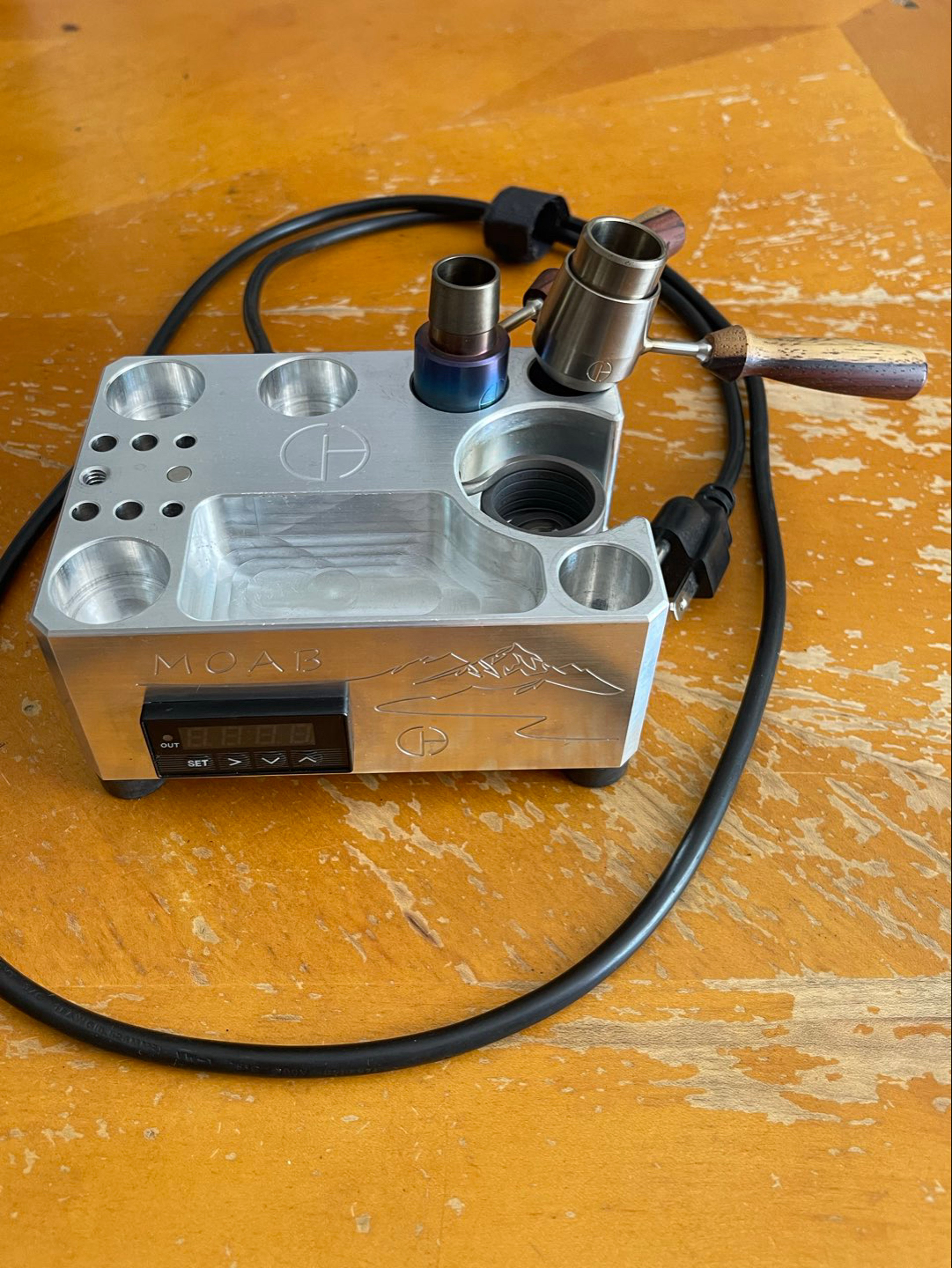 Preview pic of Moab wireless ball vape station, plus Venus wireless ball vape and Matrix bowl by CH