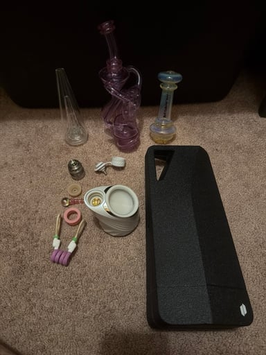 Preview pic of Puffco peak pro w/accesories