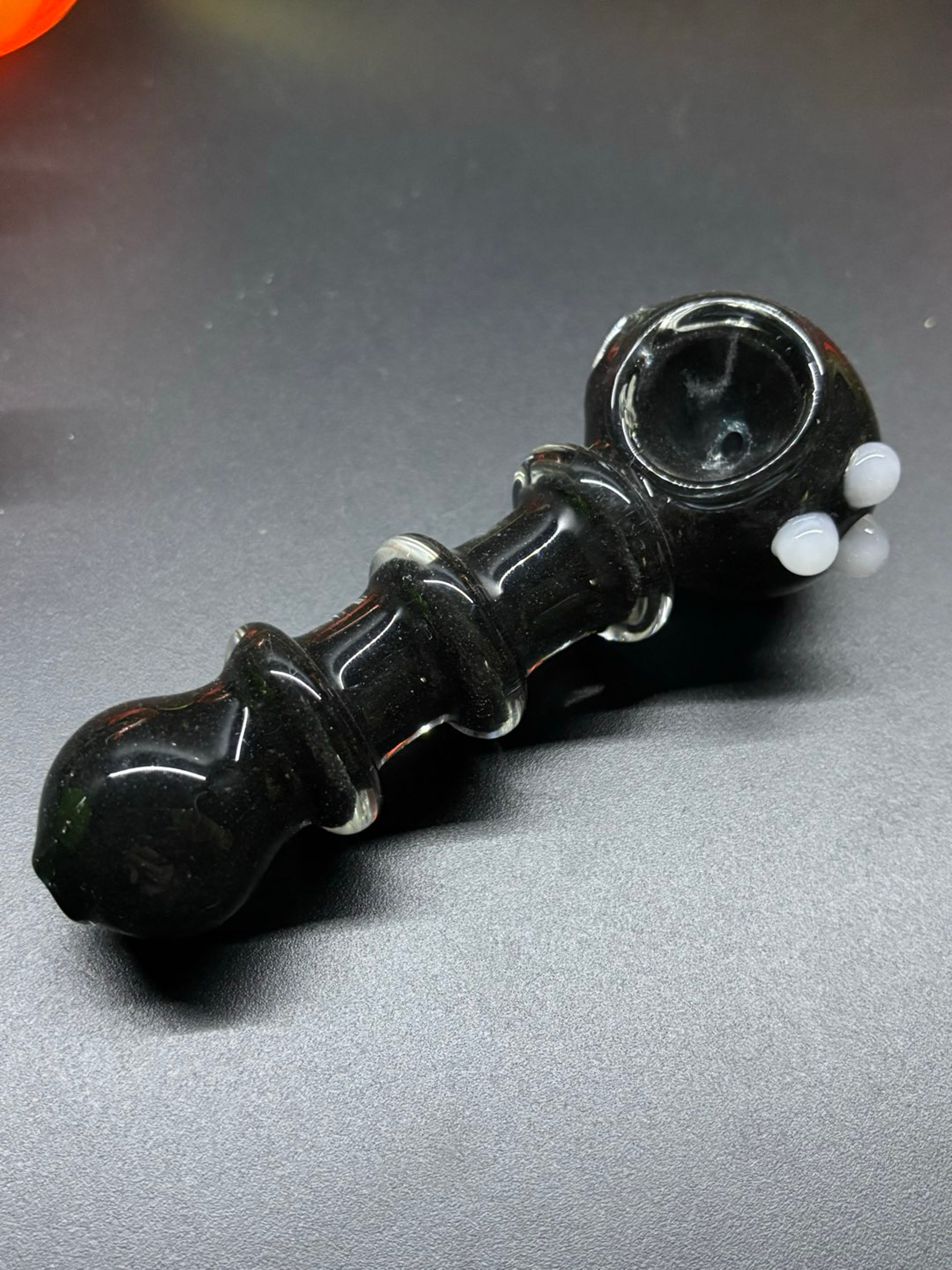 Black ribbed spoon w/ white studs image 0