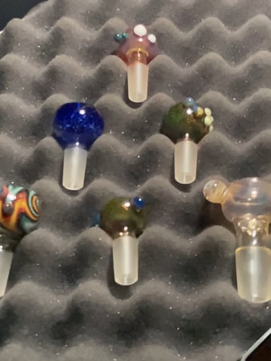 Preview pic of 6 bowls up for grabs