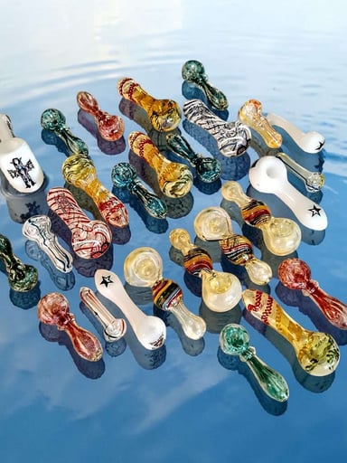 Preview pic of Mystery Glass Pipe 3"-4" & Microfiber Storage Pouch