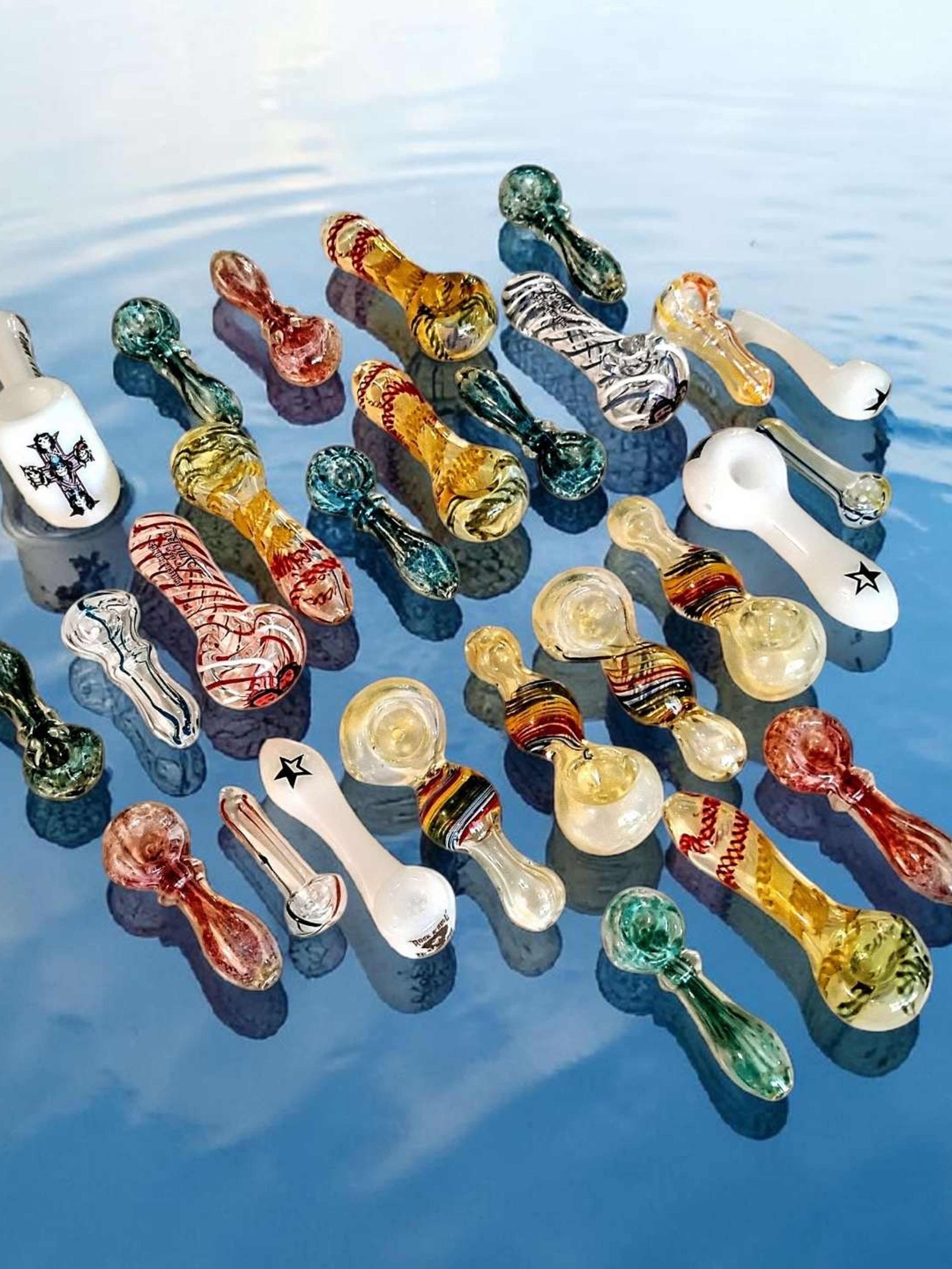 Preview pic of Mystery Glass Pipe 3"-4" & Microfiber Storage Pouch