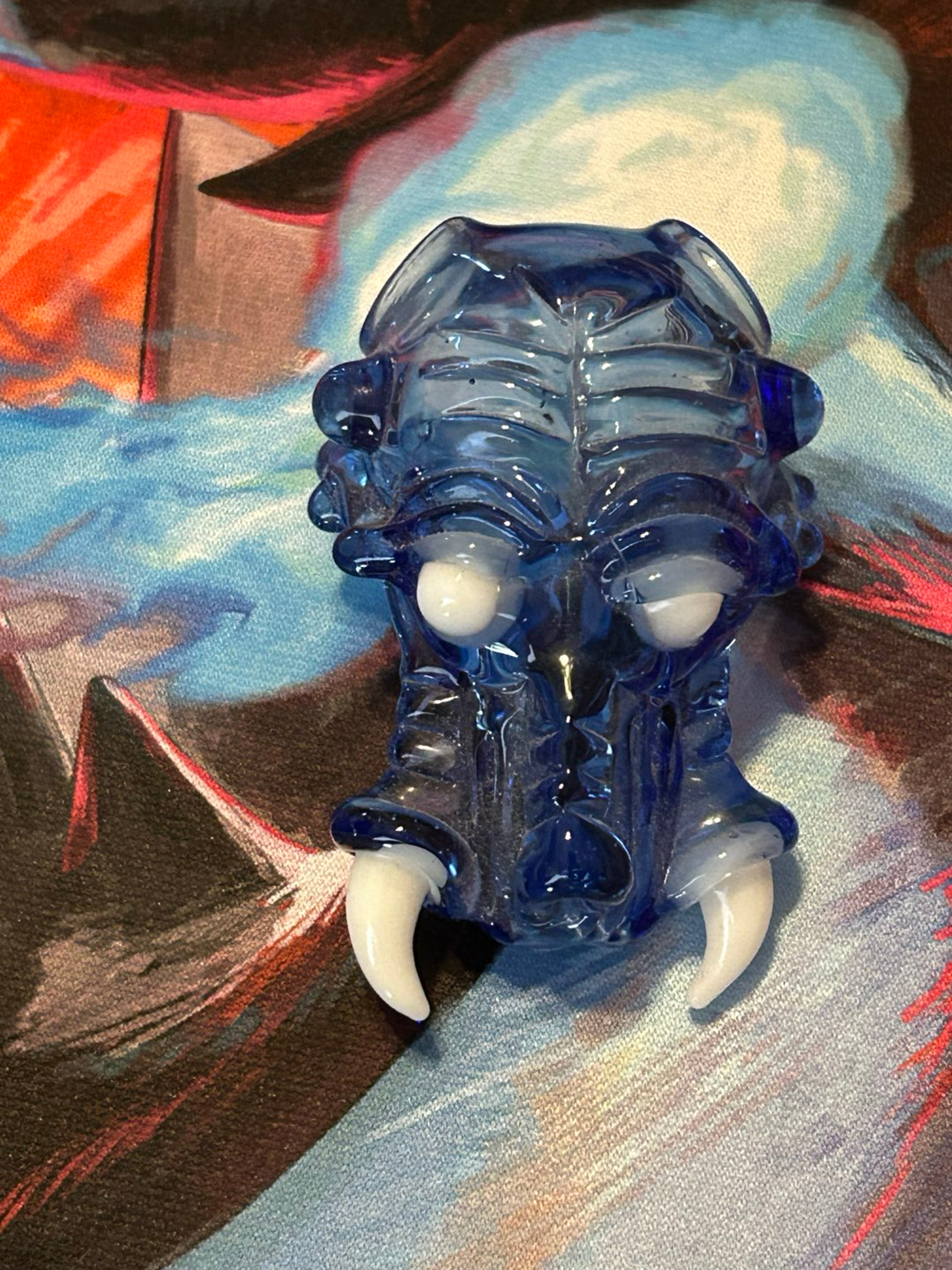 Shuhbuh wasp pendant image 0