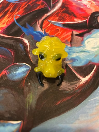 Preview pic of Shuhbuh wasp pendant