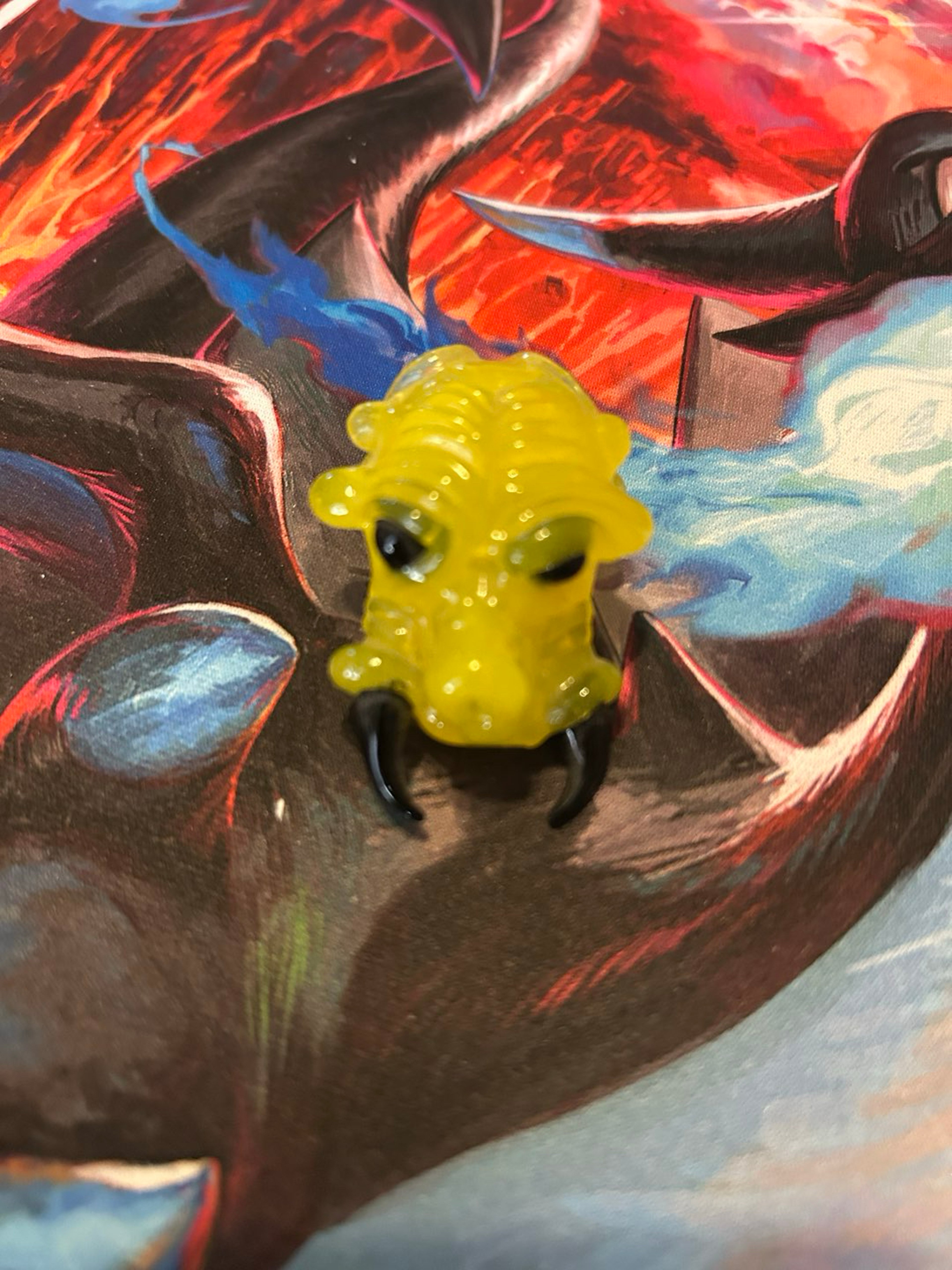 Shuhbuh wasp pendant image 0