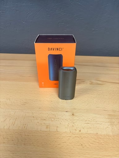 Preview pic of Davinci iq2 vaporizer brand new