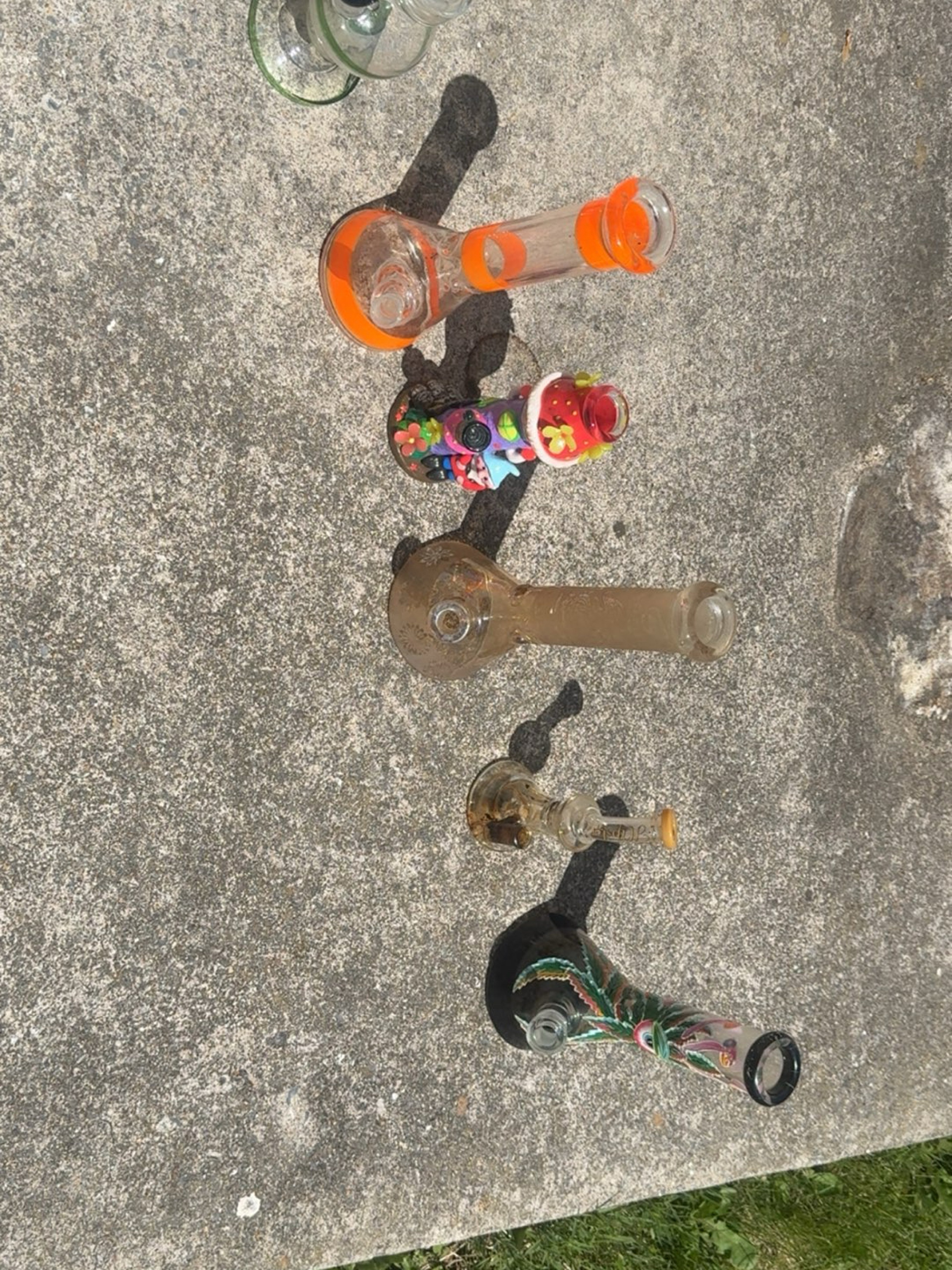 Bongs image 0