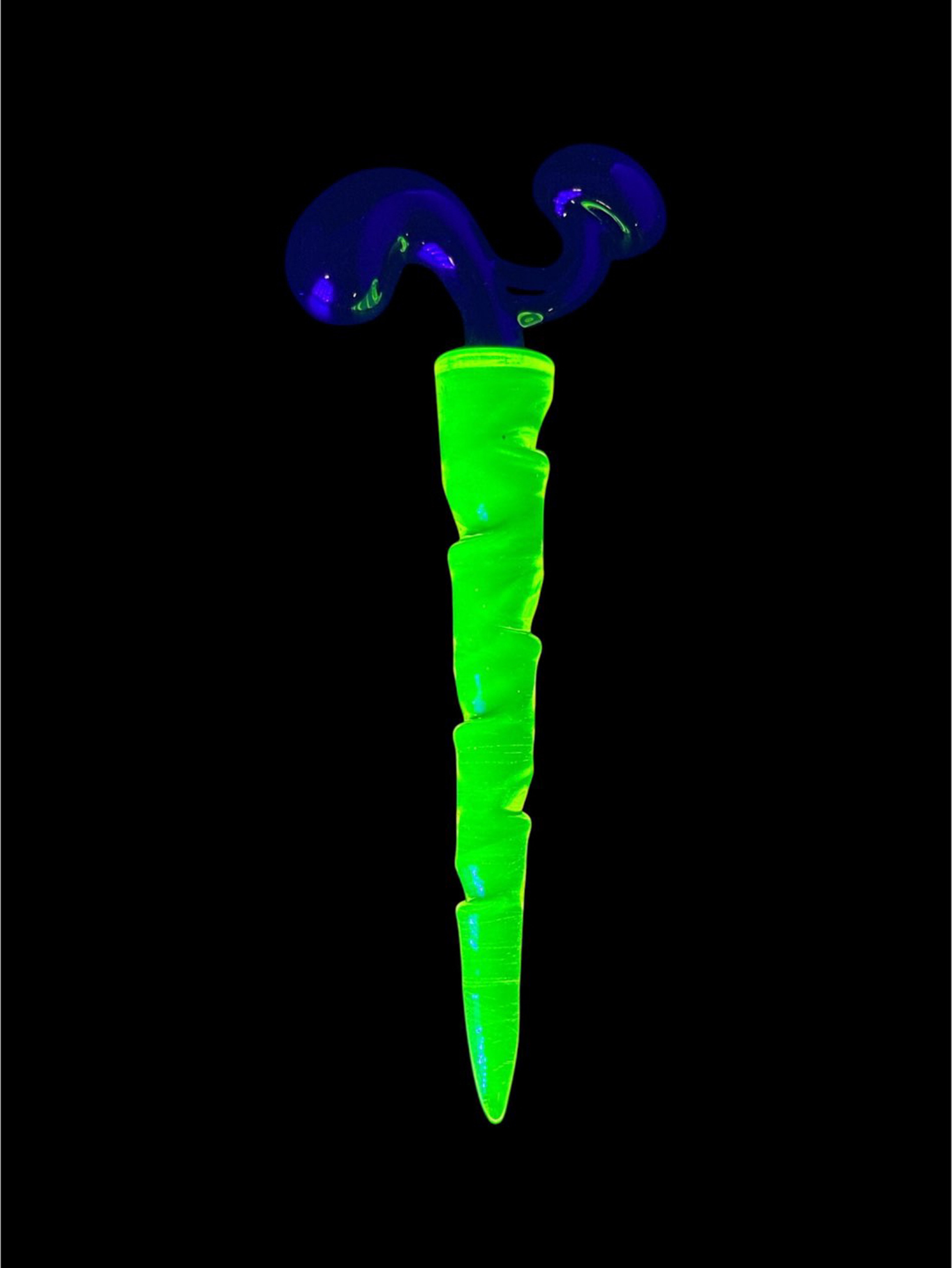 Preview pic of Brand New Kayla James Illuminati UV Carrot Dabber