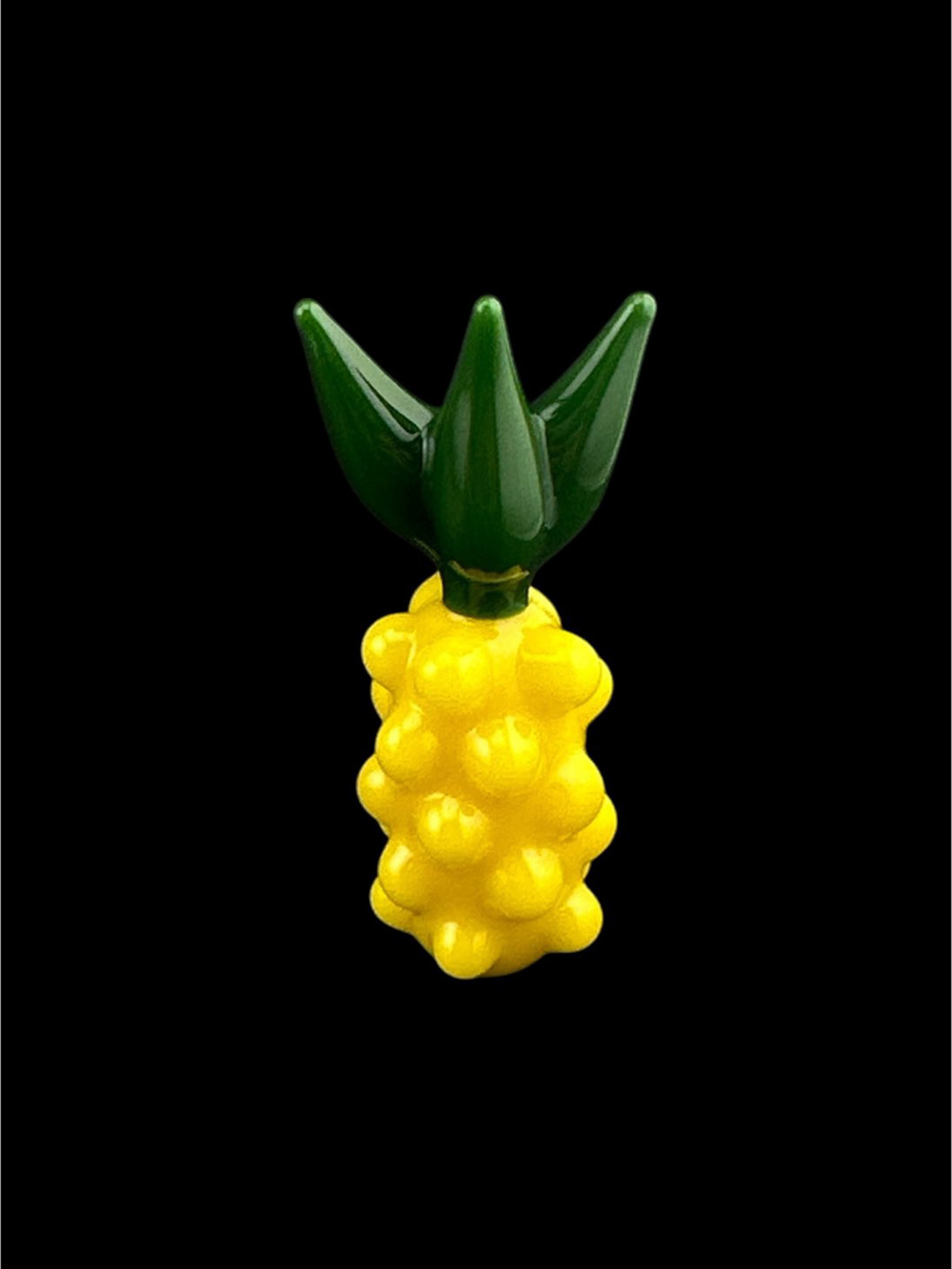Preview pic of Brand New Goose Glass Yellow Pineapple Pendant