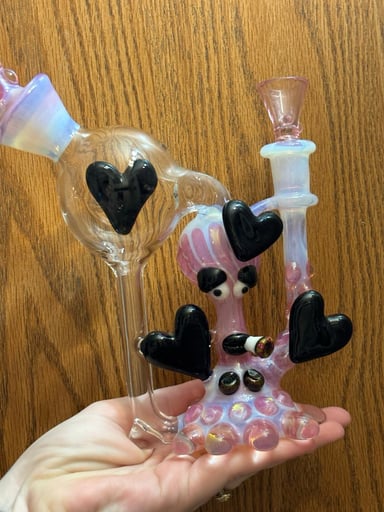 Preview pic of “Roger High on Love” 2025 PuffGlass