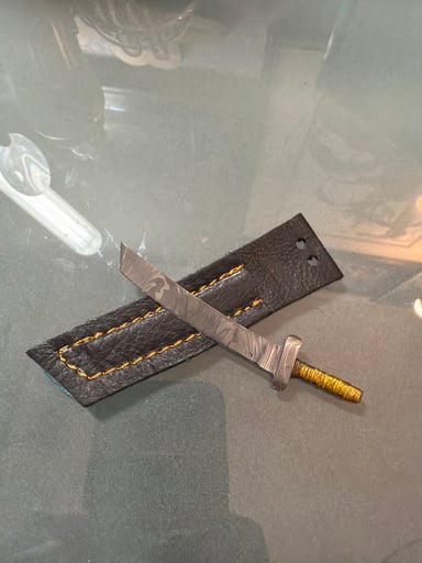 Preview pic of Damascus katana pick