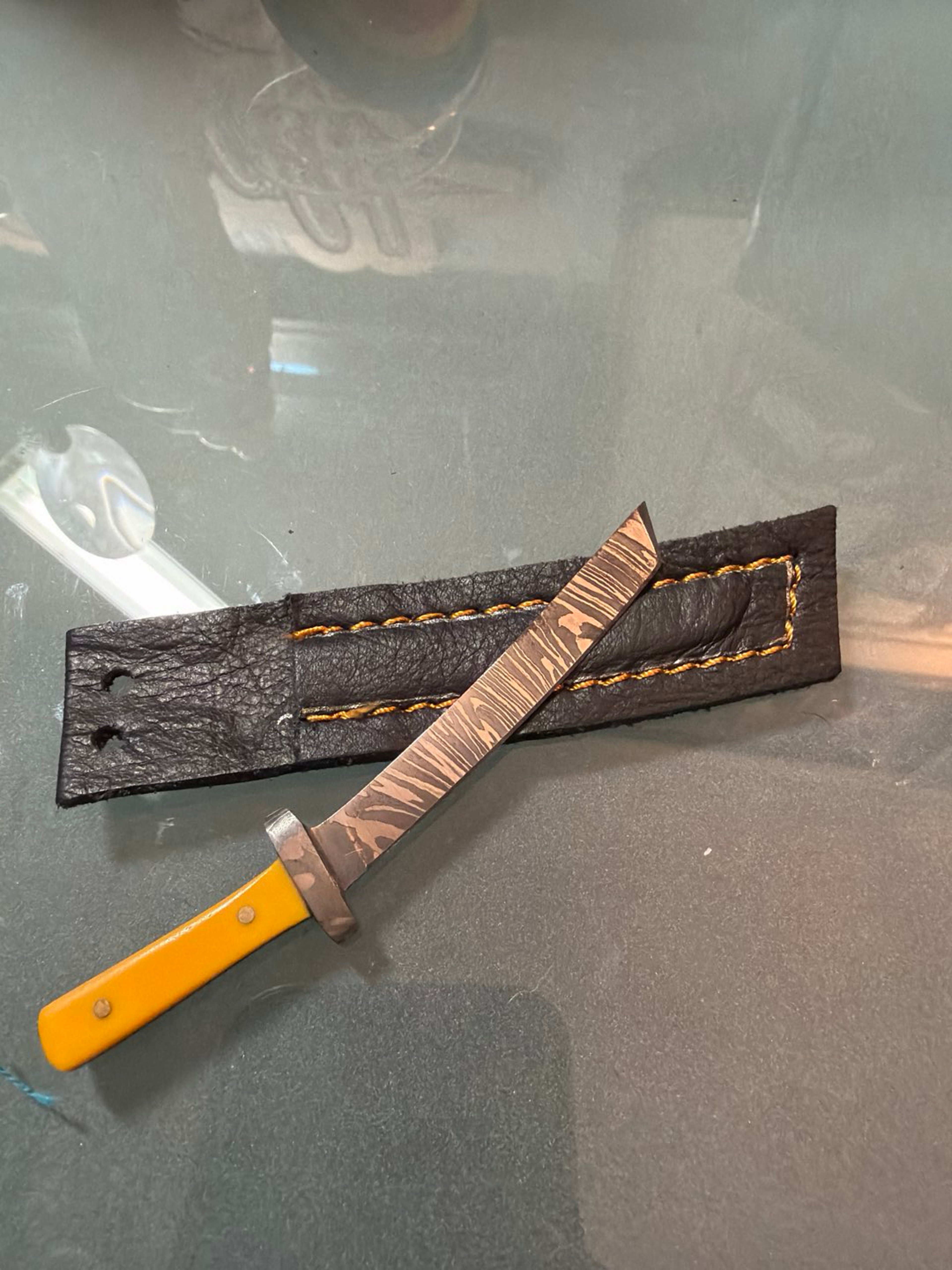 Preview pic of Stainless steel Damascus katana pick