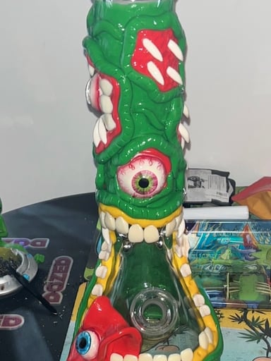 Preview pic of Alien Monster bong