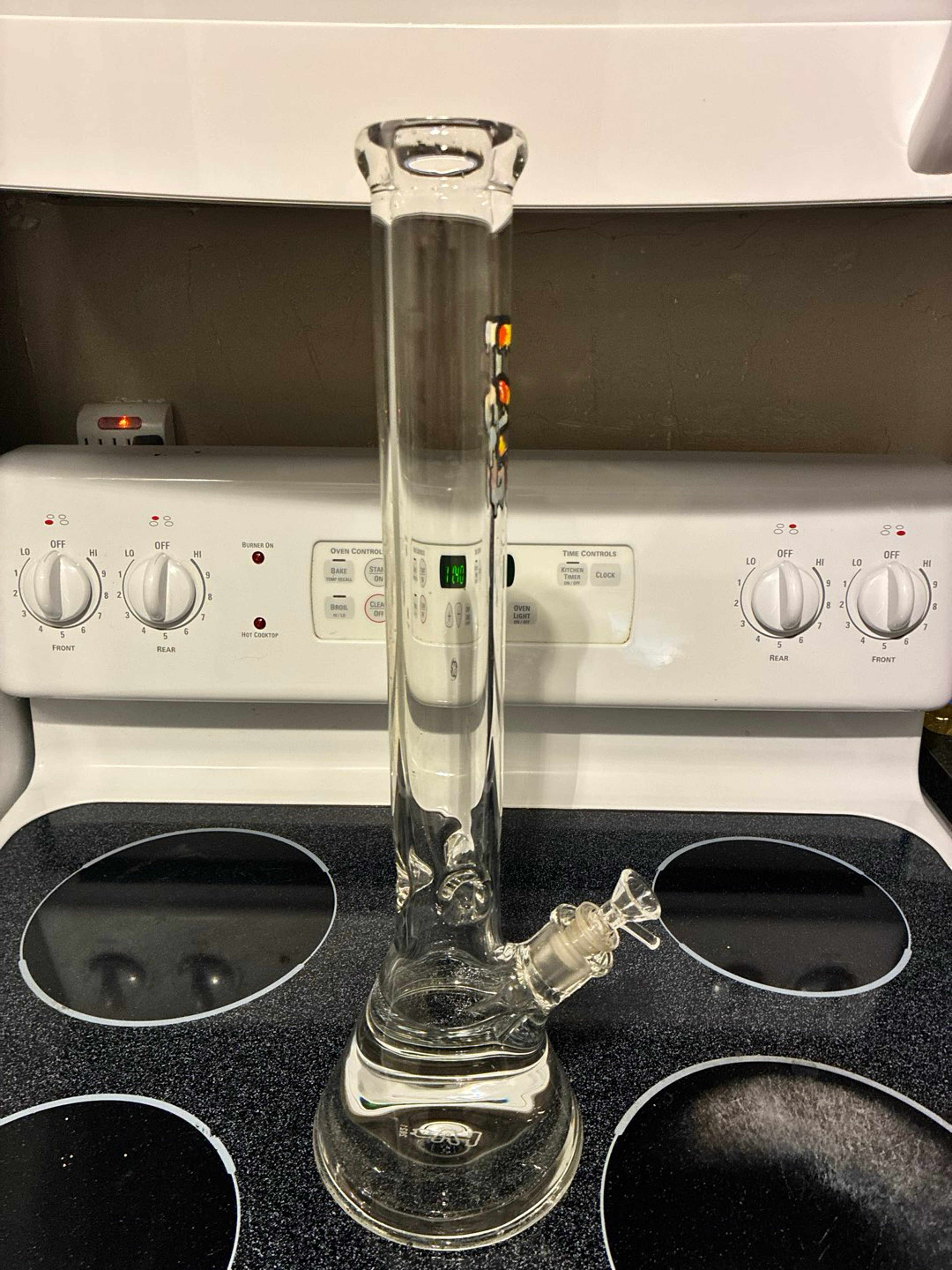 Preview pic of Tag tie dye 18 in beaker
