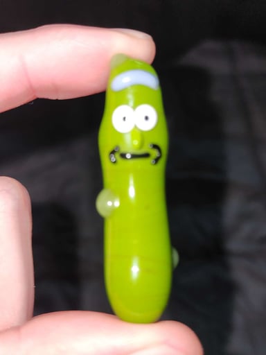Preview pic of Pickle rick pendy