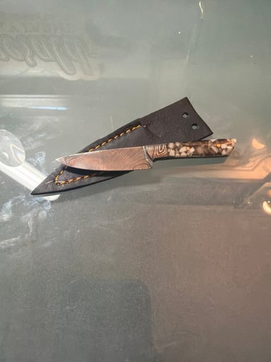 Preview pic of Damascus chef knife pick