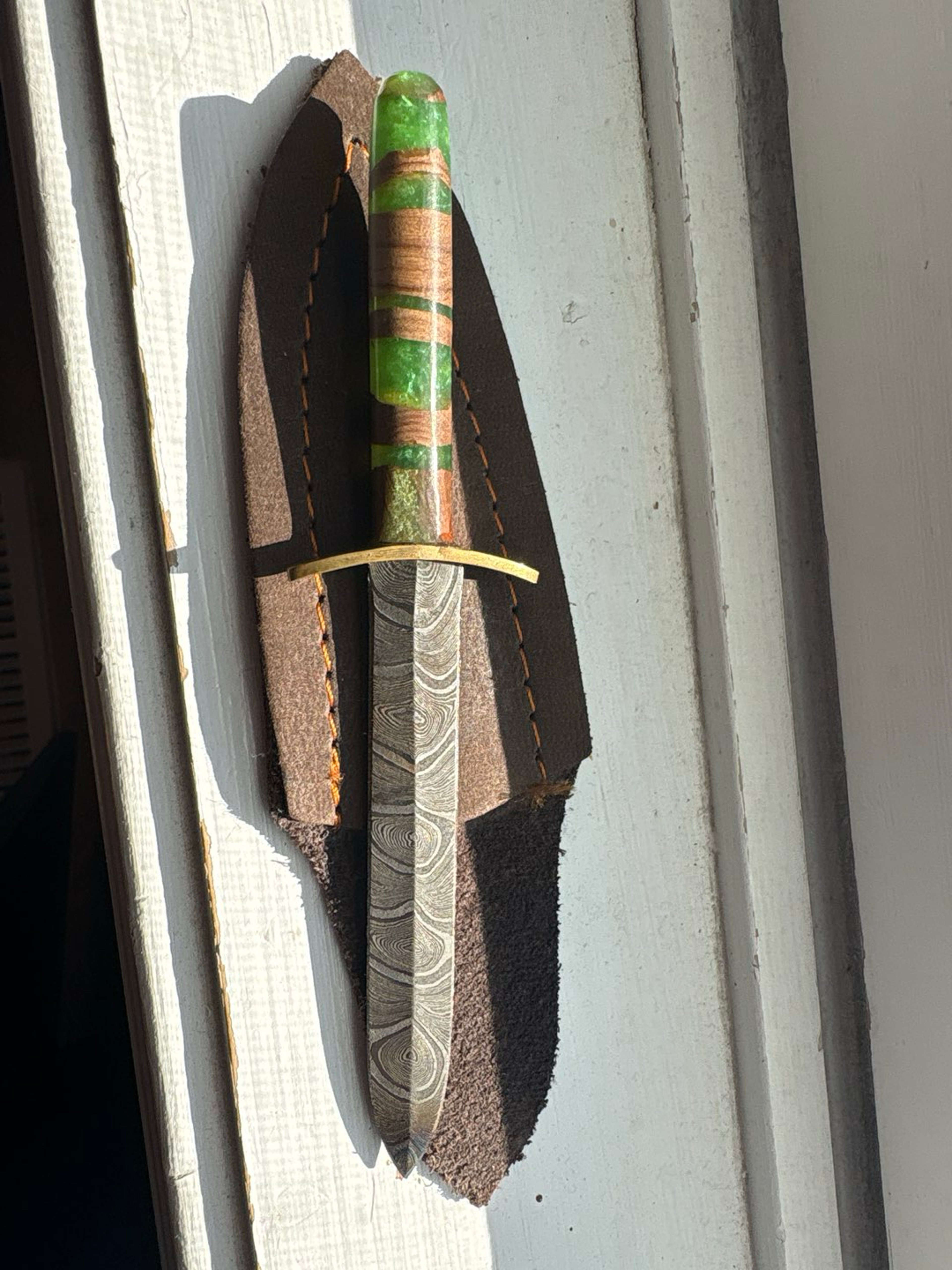 Preview pic of Damascus Steel Sword dab tool