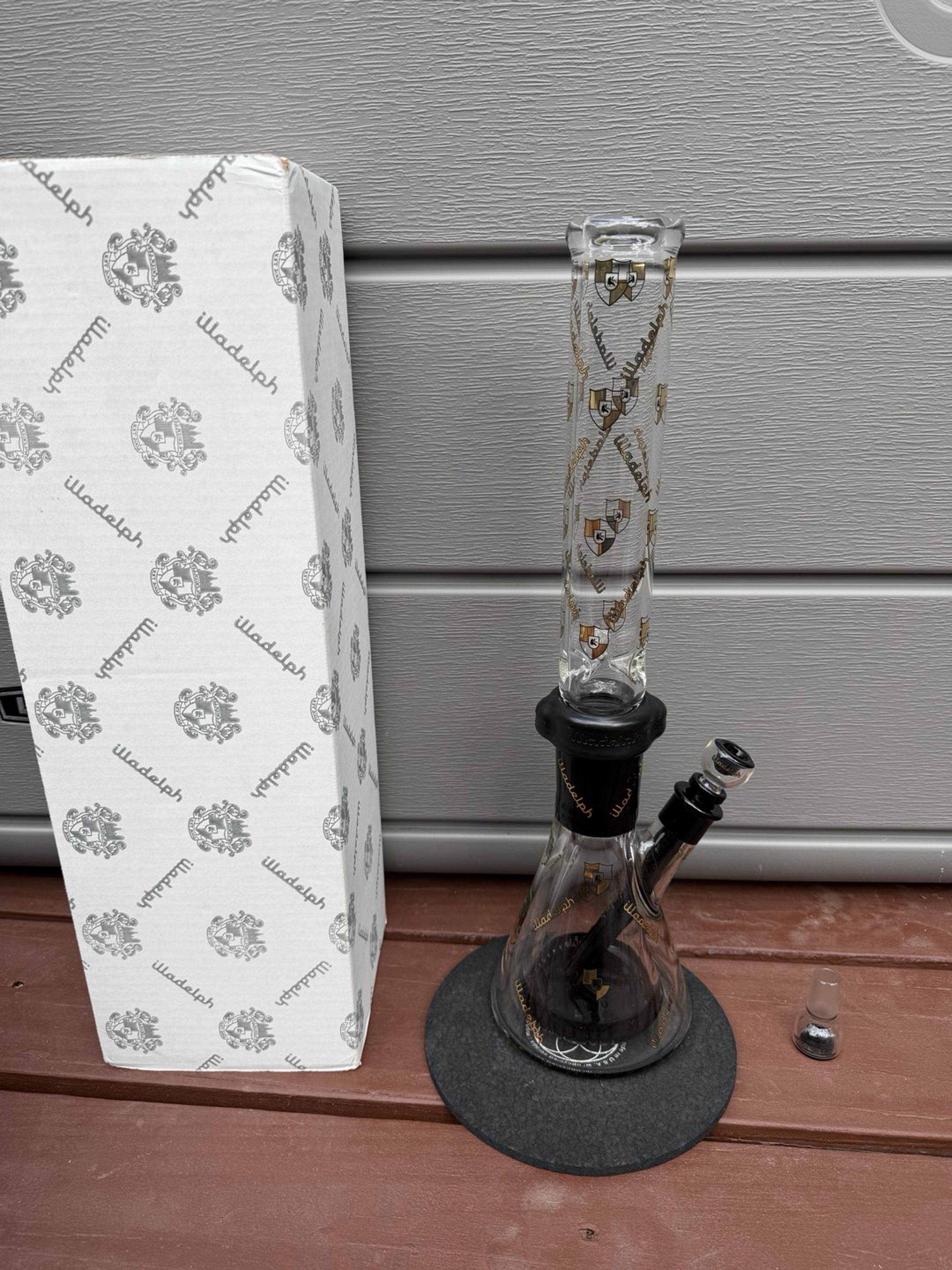 Preview pic of Illadelph AOP Collins Black And GOLD Glass Water pipe Sovereignty Toro Roor RARE