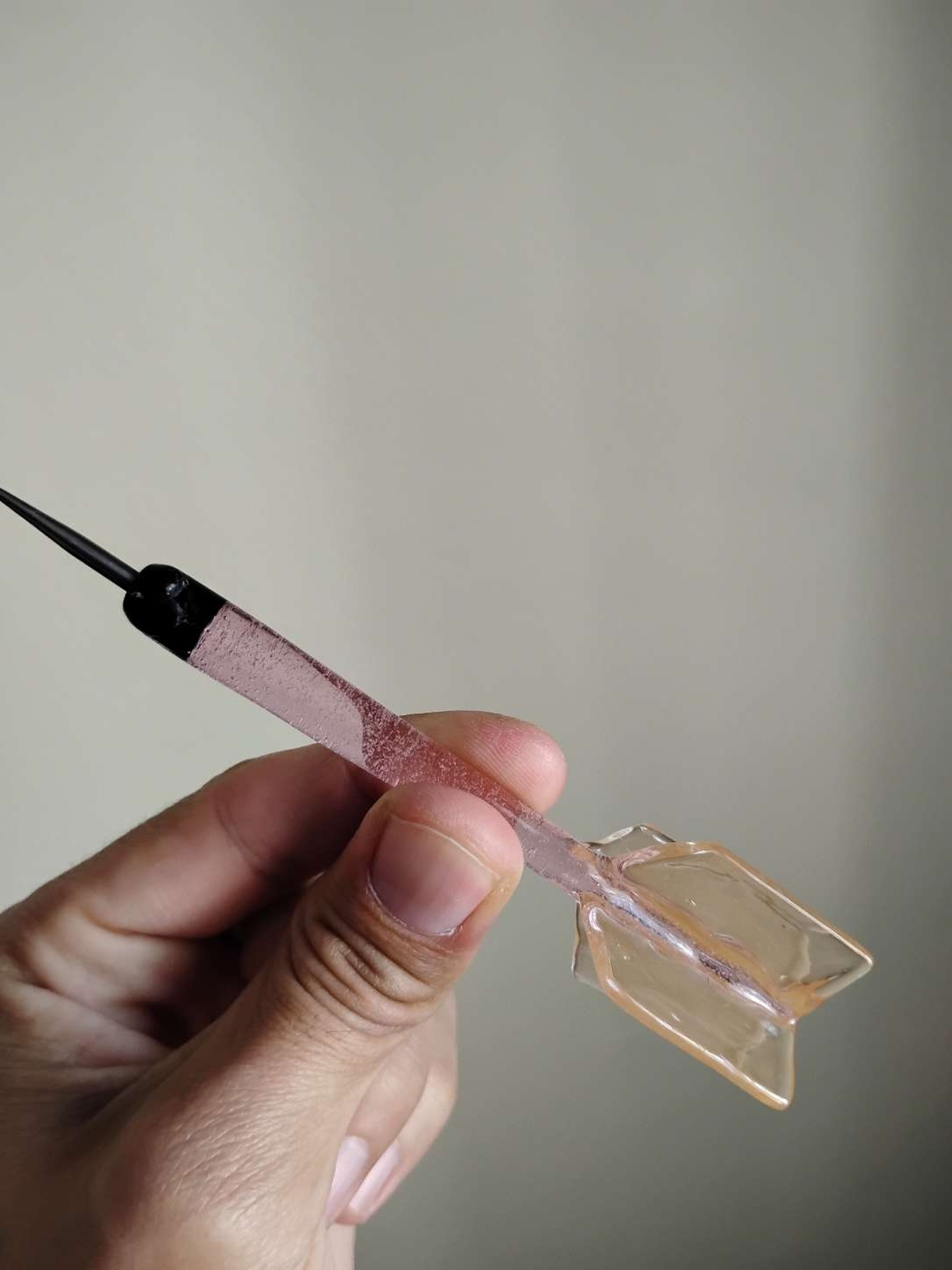 Preview pic of 2022 (HOOBS SOLO 2/6) pink/yellow HOOBS Glass dart (rare)