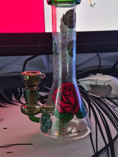 Preview pic of Erik khan bong