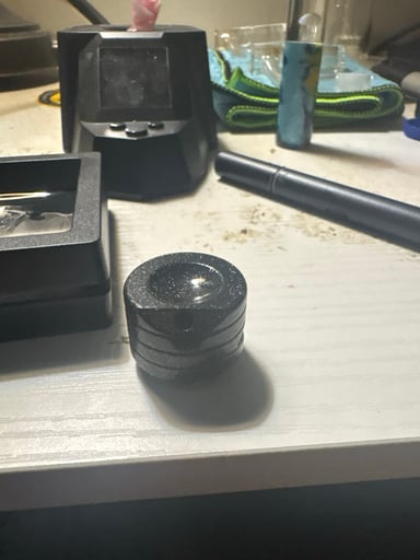 Preview pic of Kyle Wym Puffco proxy core black holographic top