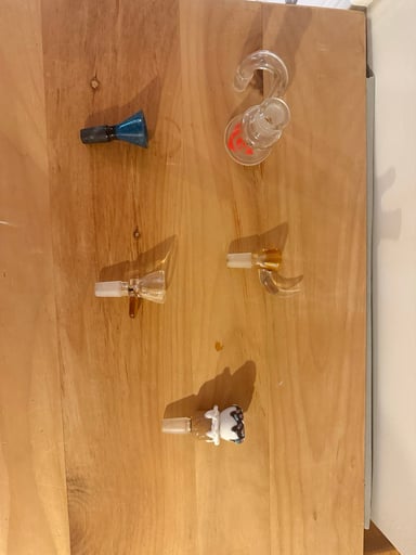 Preview pic of Glass pieces - 4 bowl pieces + ash catcher