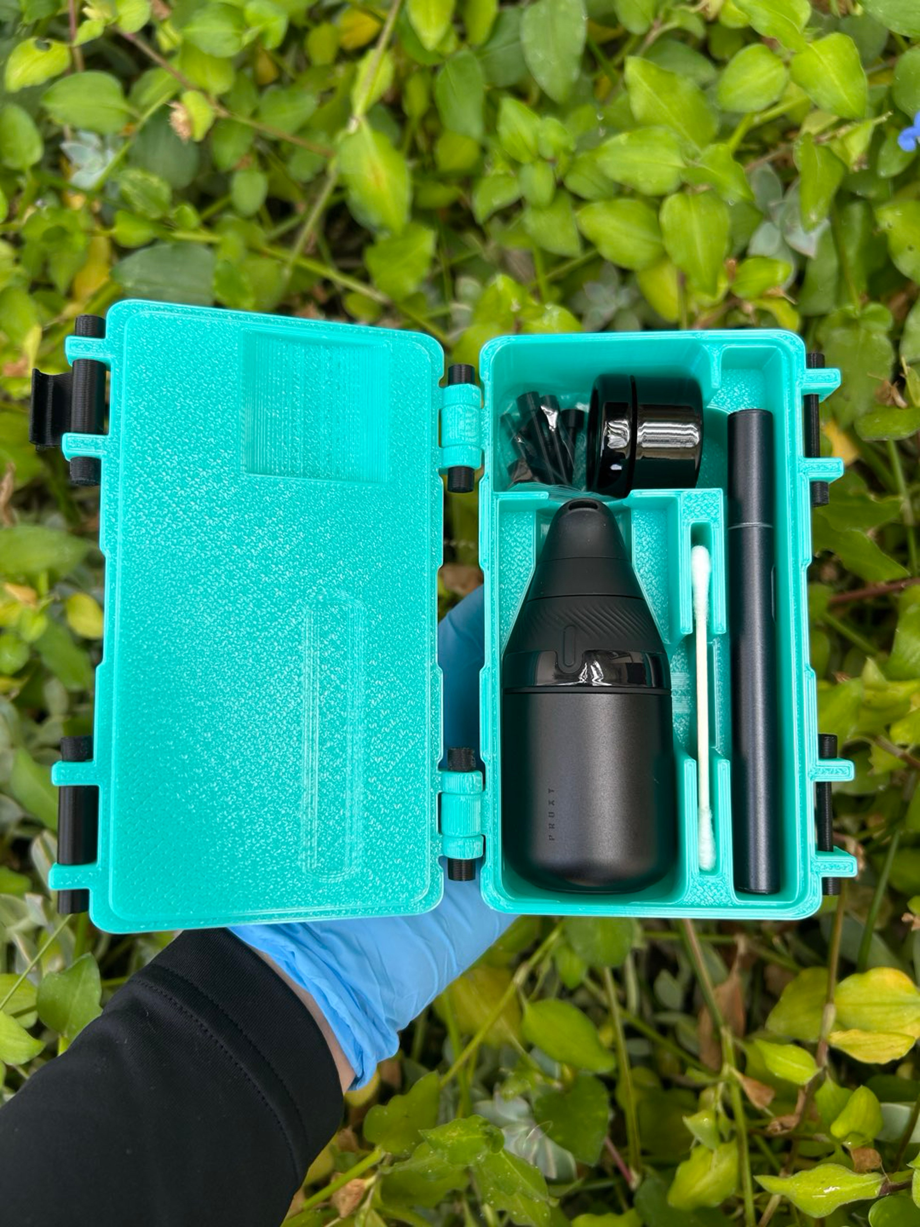 Preview pic of Cyan Puffco proxy core travel case‼️