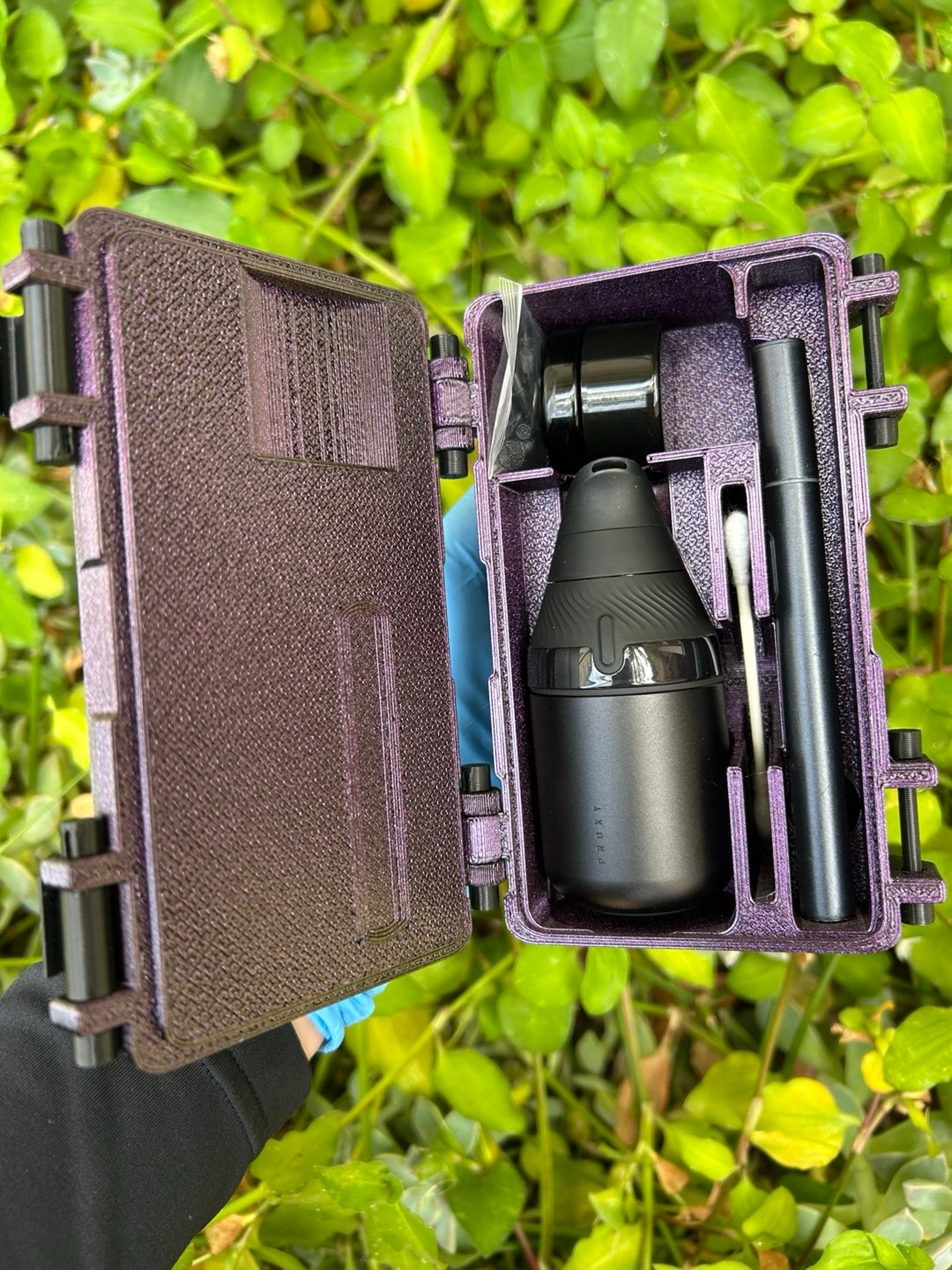 Preview pic of Metallic purple Puffco proxy core travel case ‼️