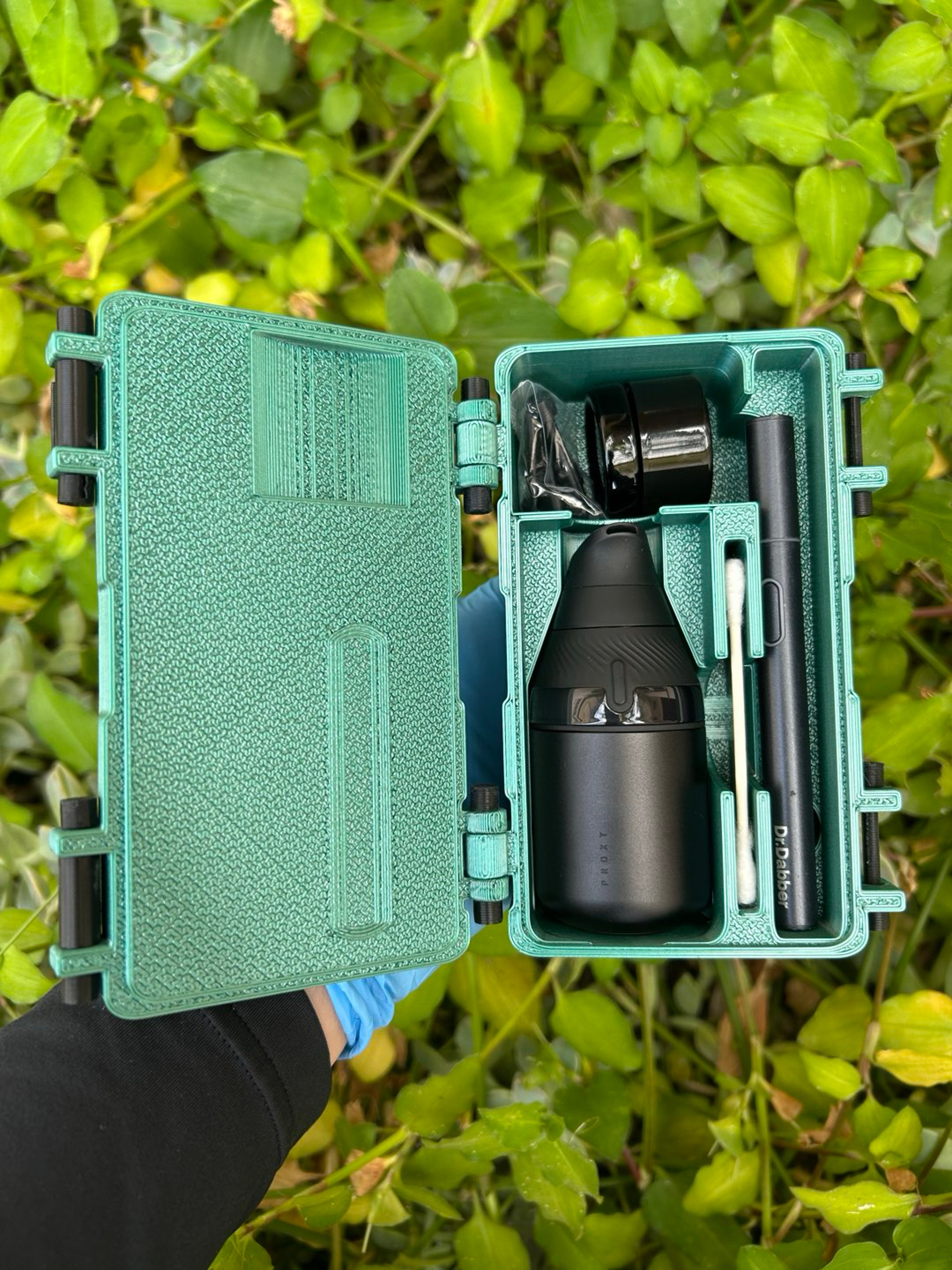 Preview pic of Metallic green Puffco proxy core travel case ‼️
