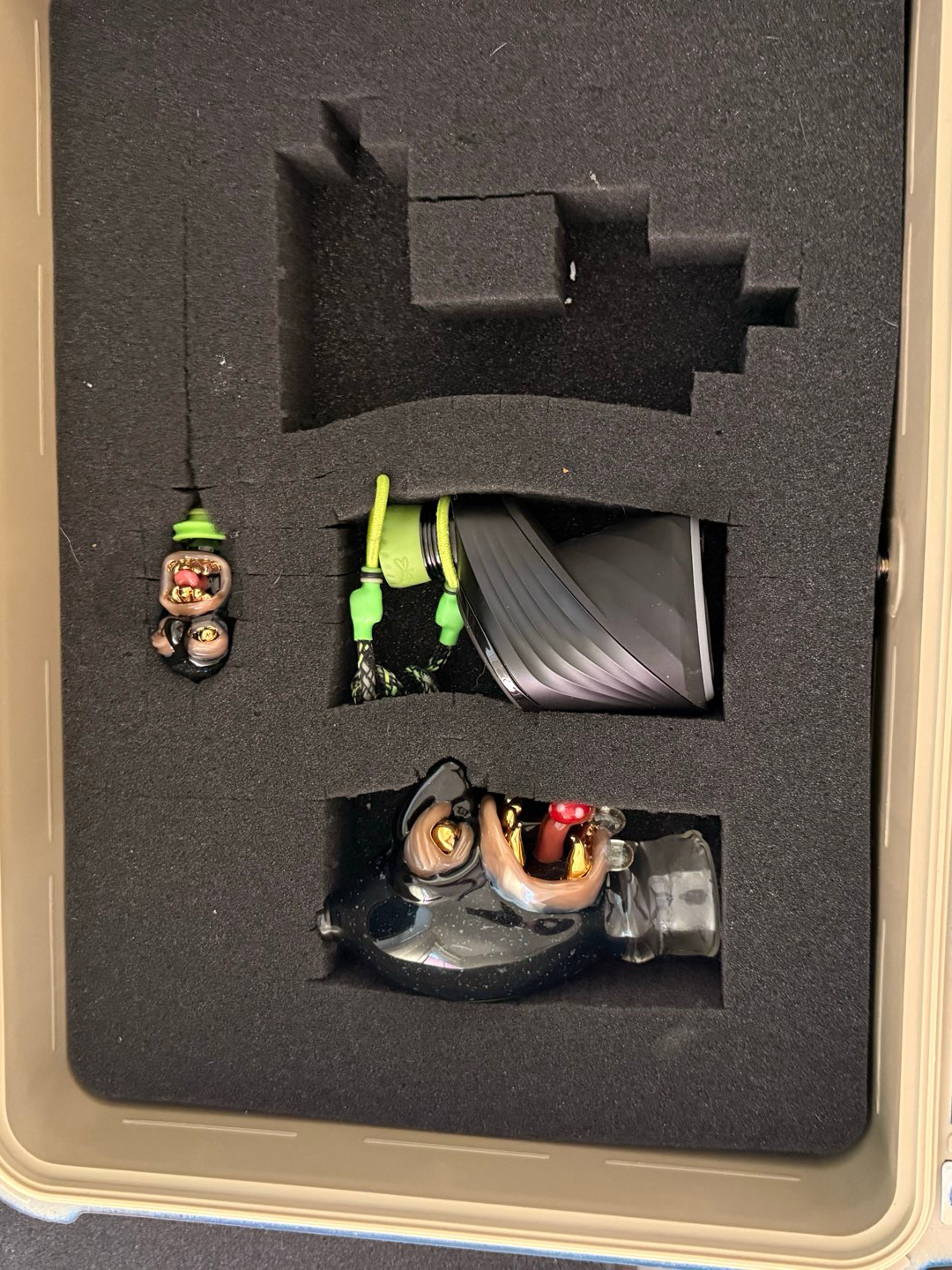 Preview pic of Jordy Minnick trap king w/ matching joystick and case