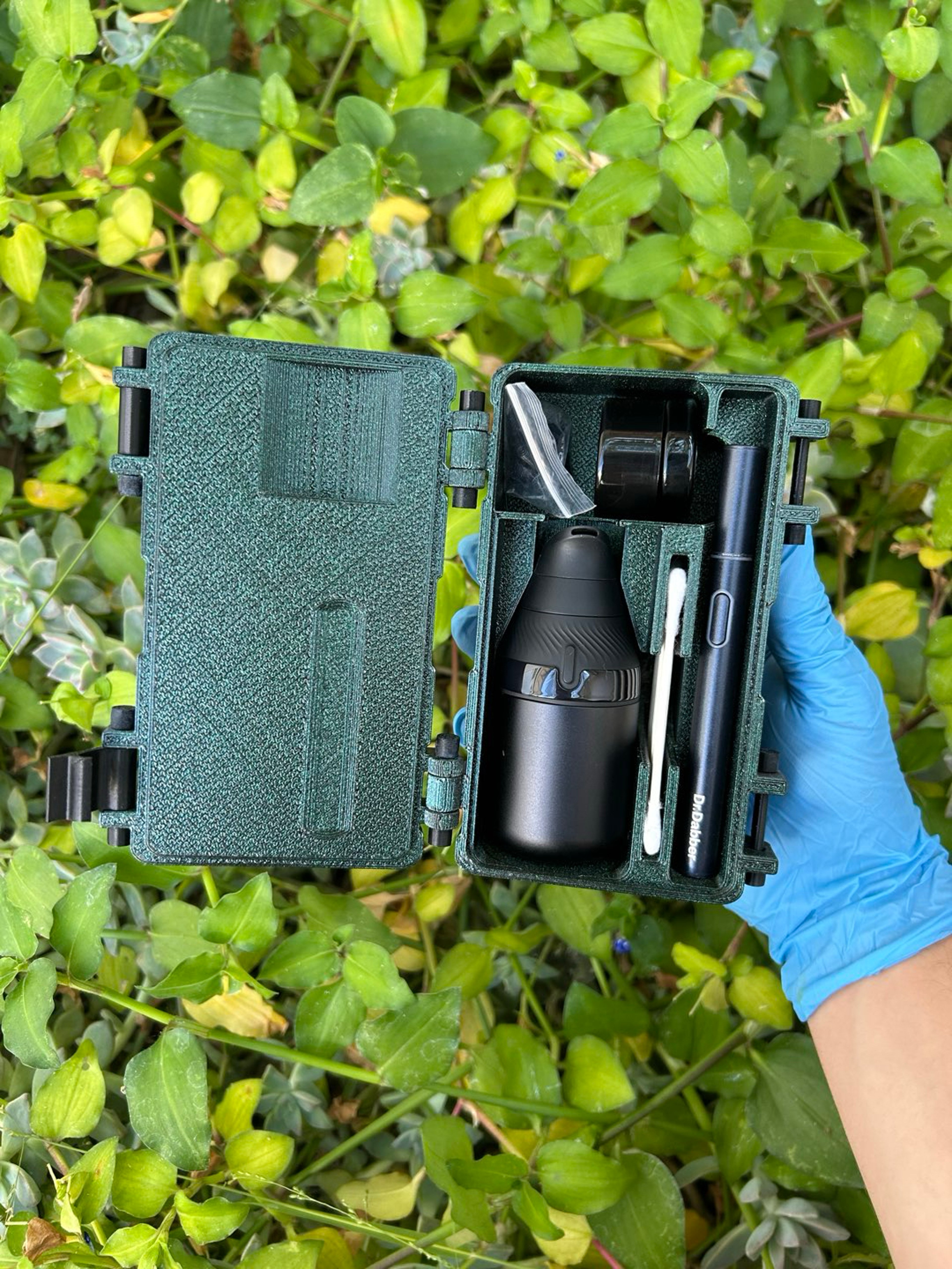 Preview pic of Metallic dark green Puffco proxy core travel case ‼️
