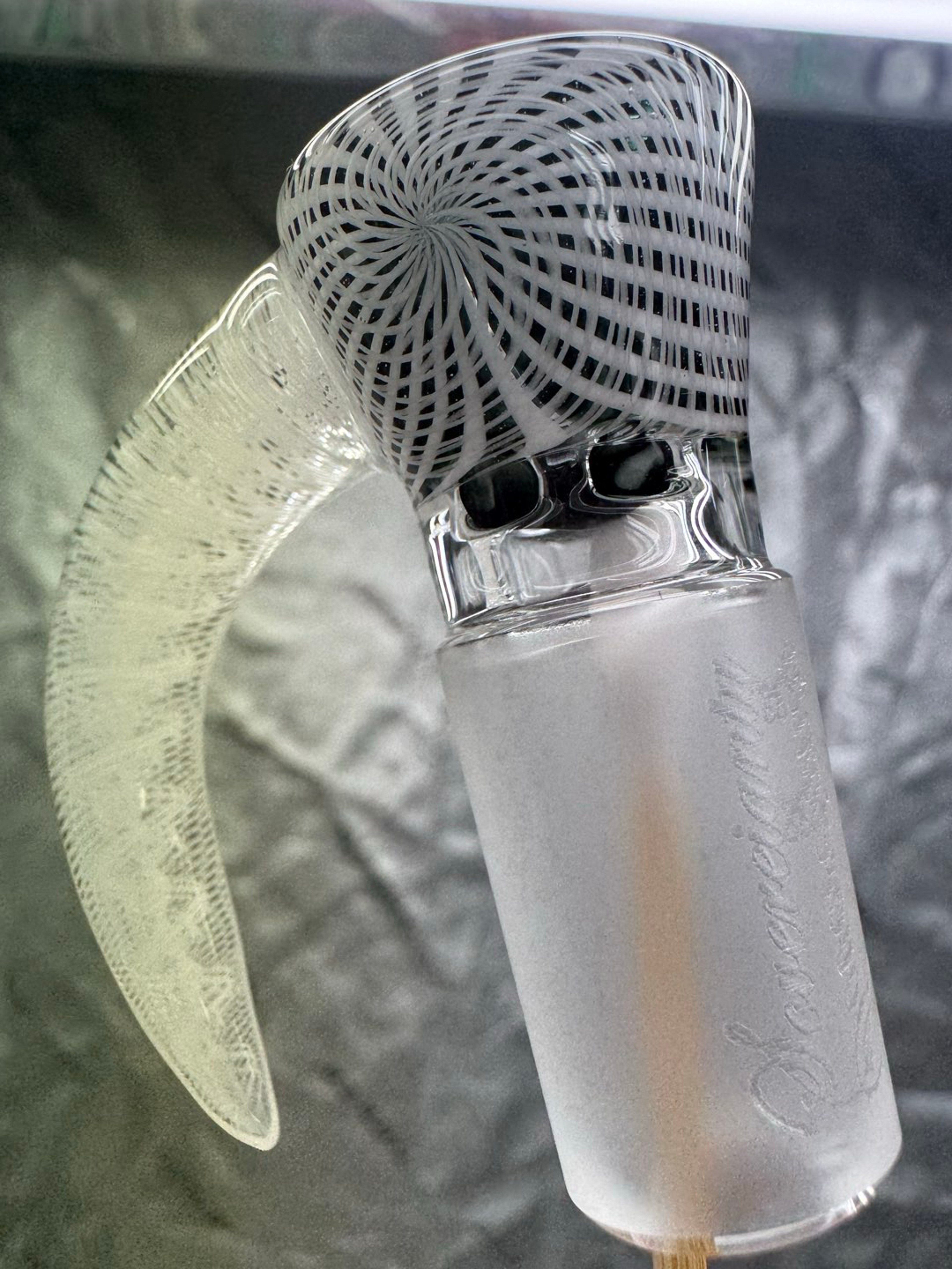Preview pic of B&W Retti Steve slide